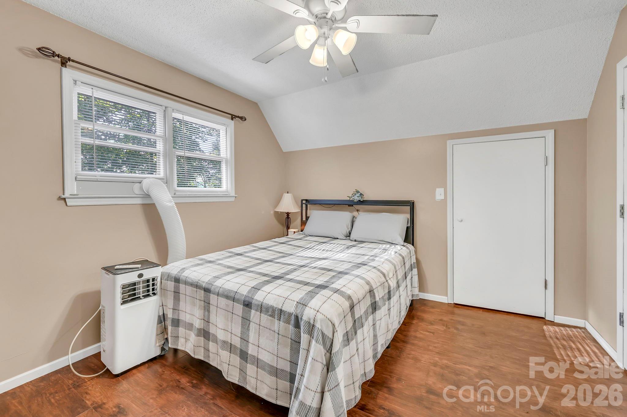 426 Meadowood Lane Property Photo 30