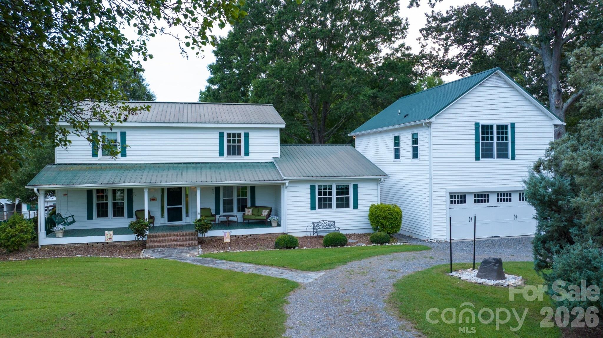 4904 Willow Pond Road Property Photo 2