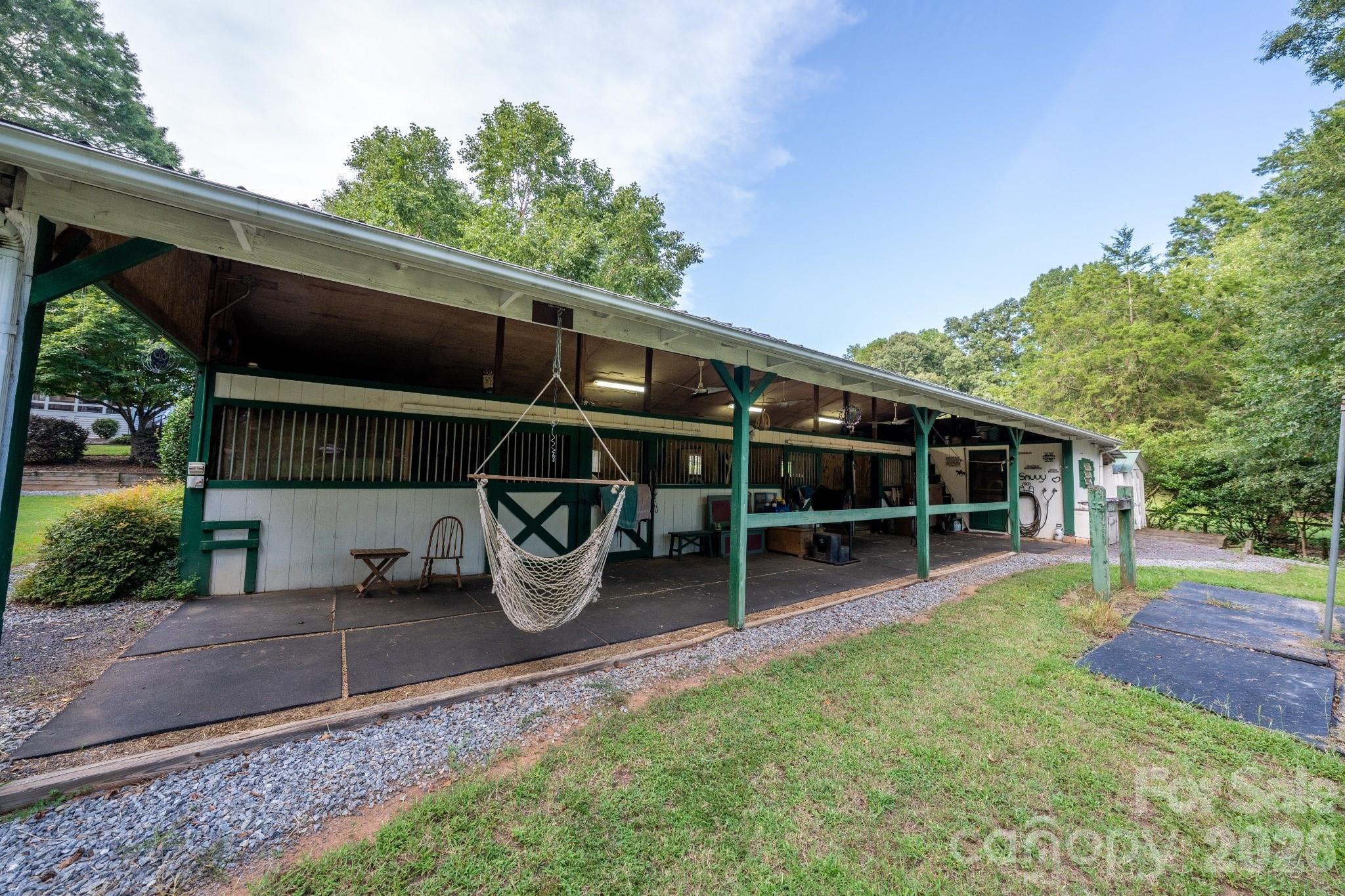 4904 Willow Pond Road Property Photo 3