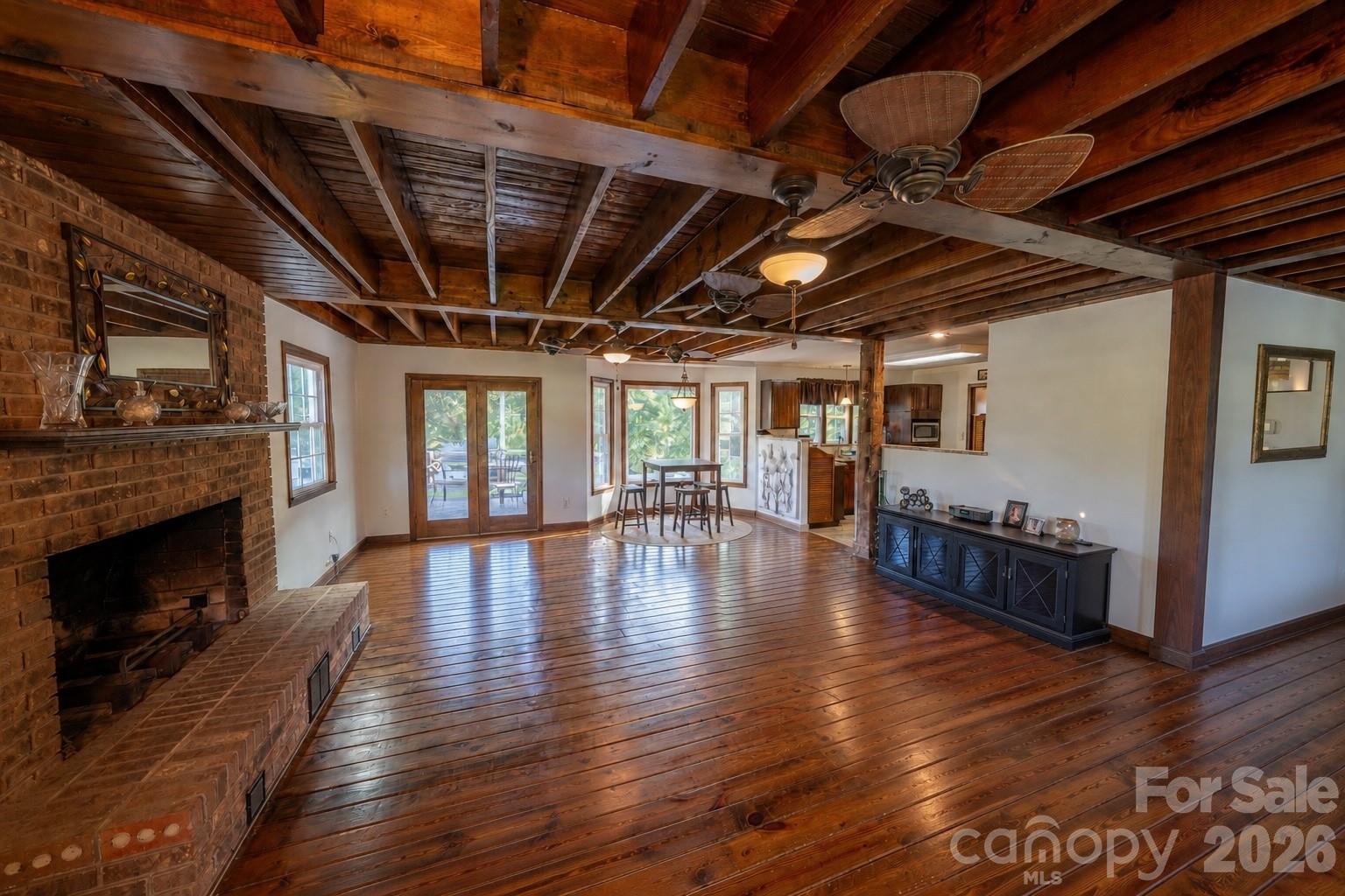 4904 Willow Pond Road Property Photo 9