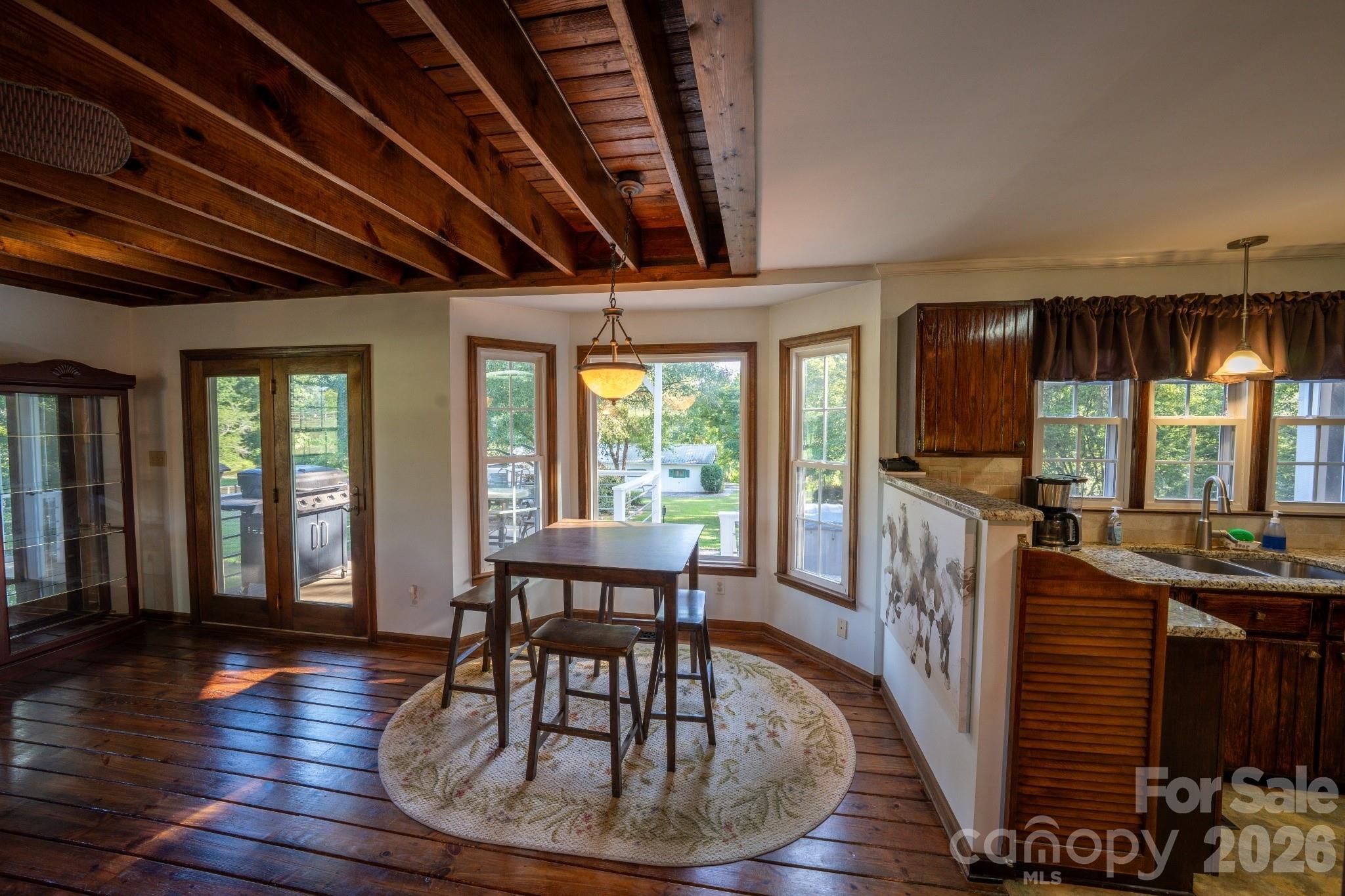 4904 Willow Pond Road Property Photo 10