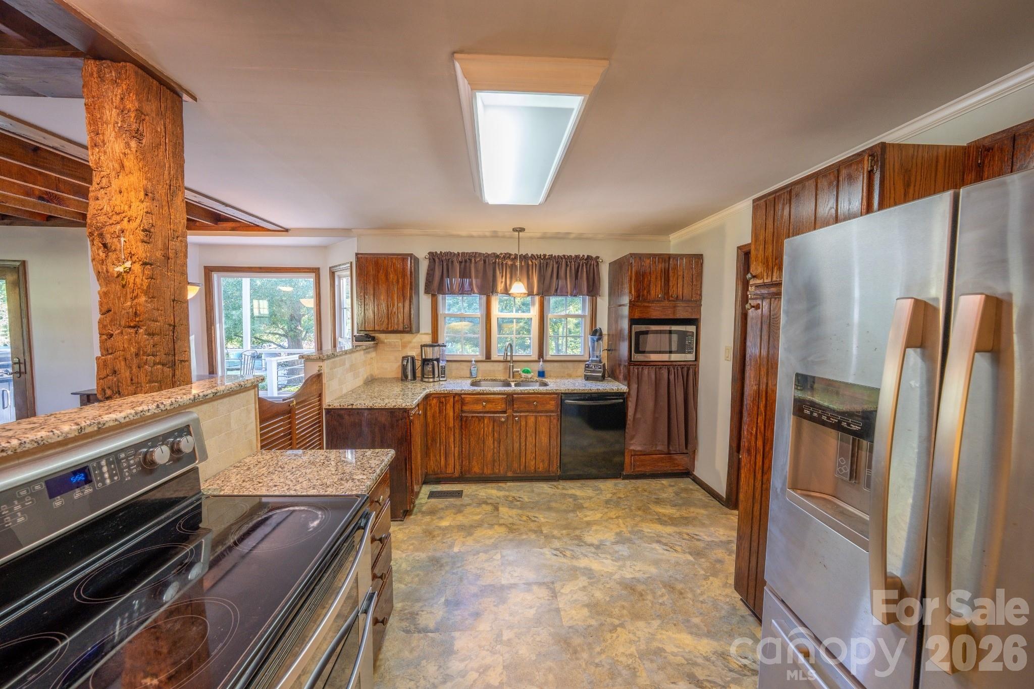 4904 Willow Pond Road Property Photo 11