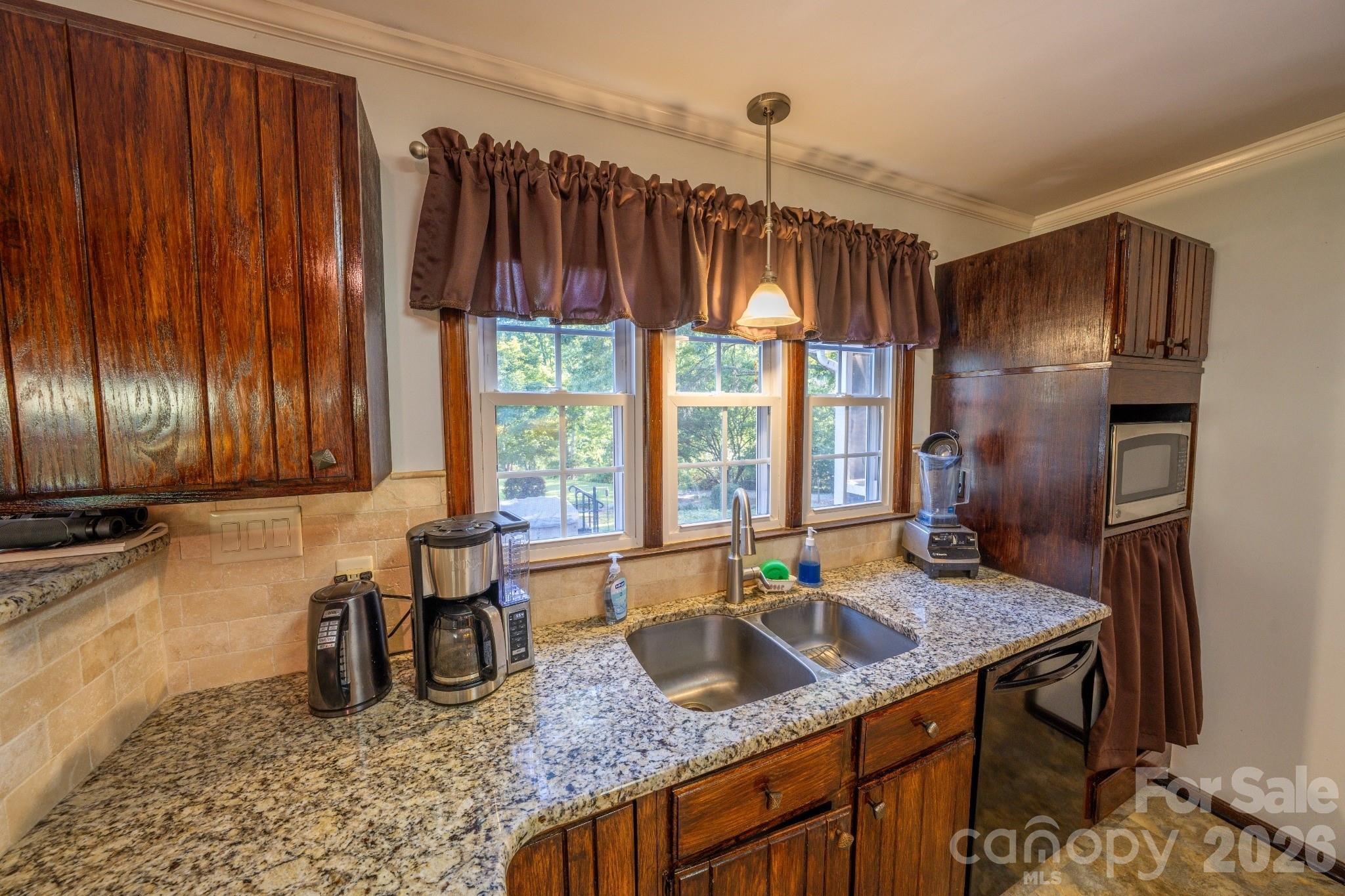 4904 Willow Pond Road Property Photo 12