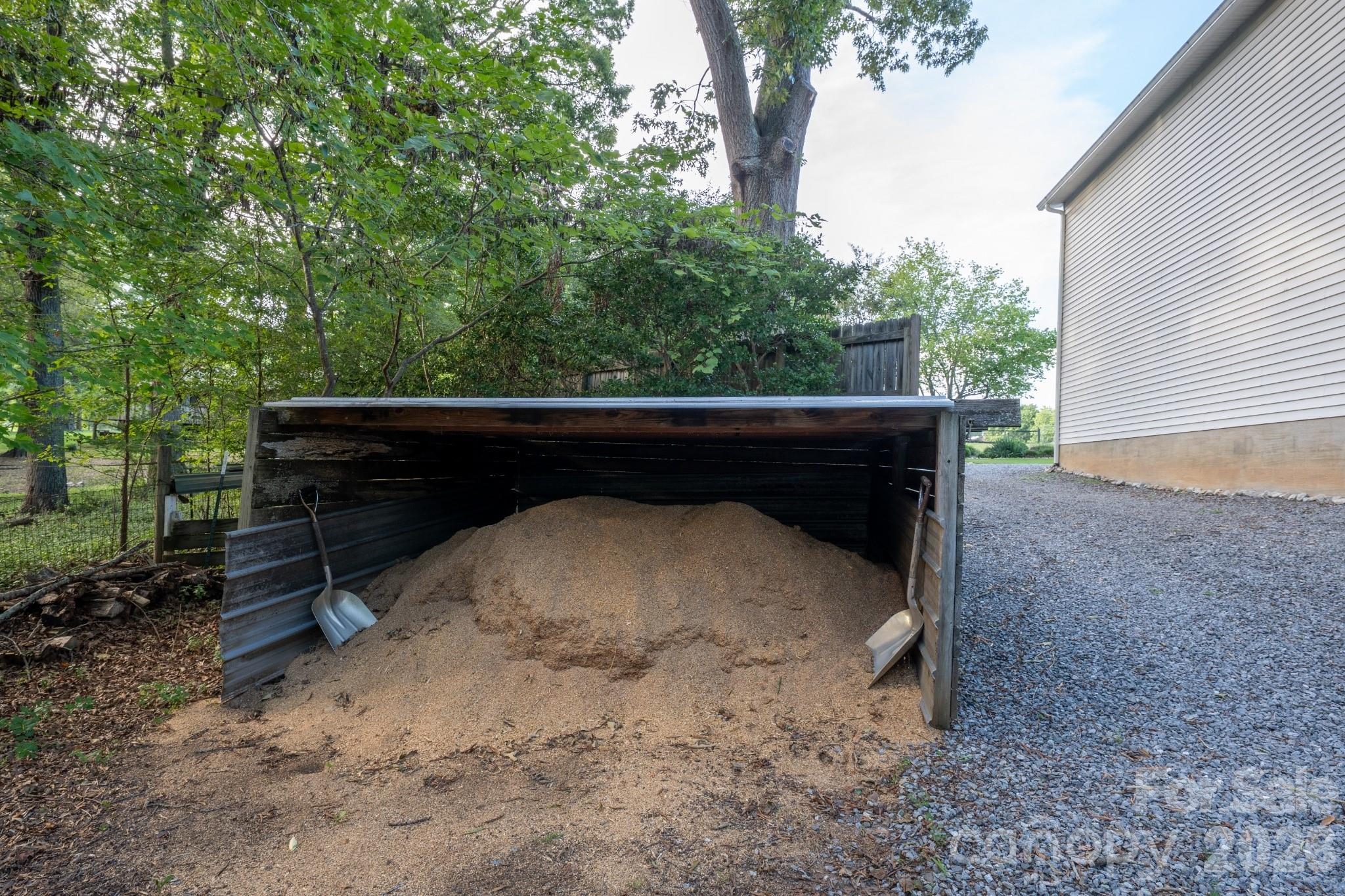 4904 Willow Pond Road Property Photo 44