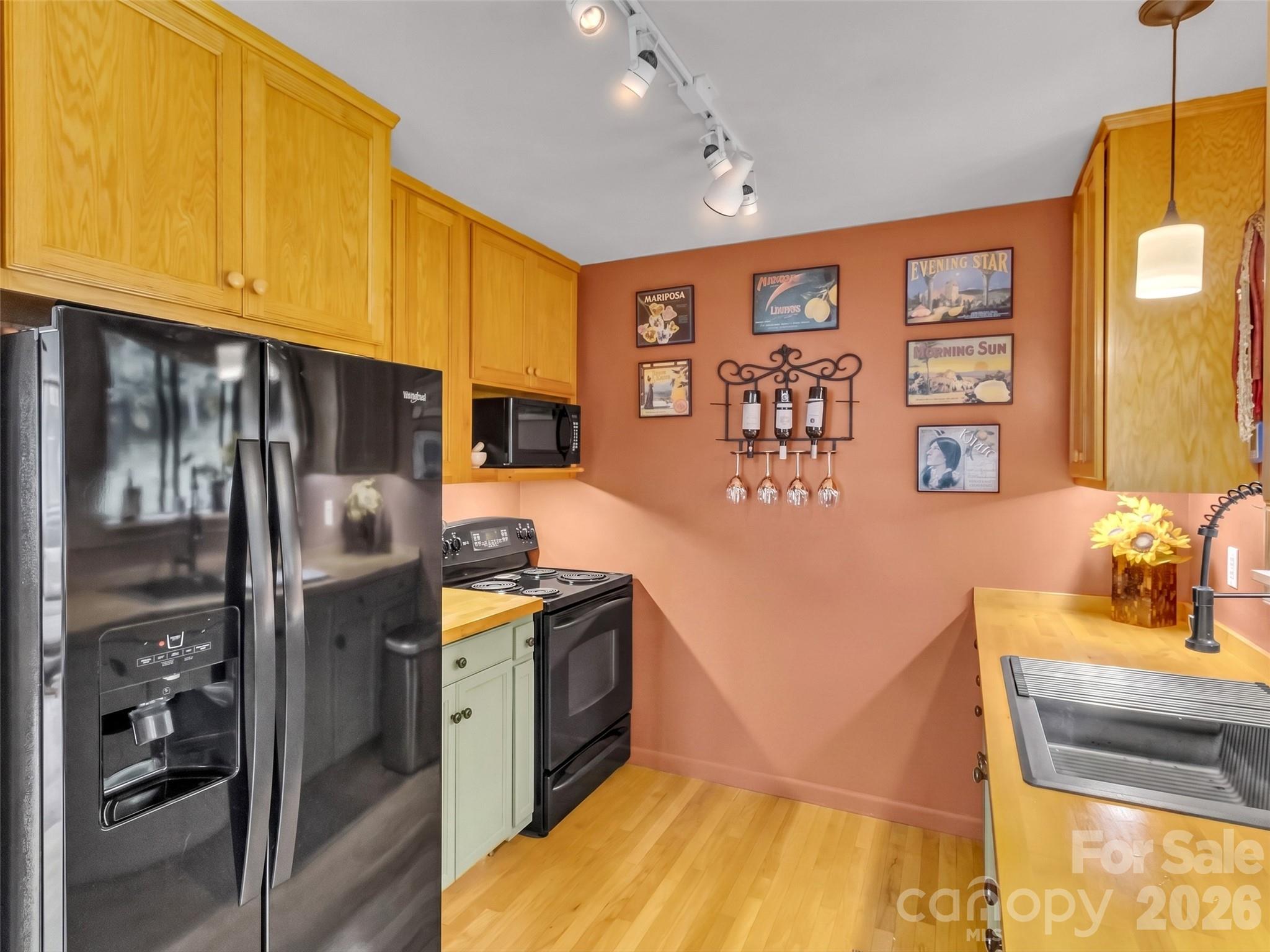 170 Wonderwood Lane Property Photo 12