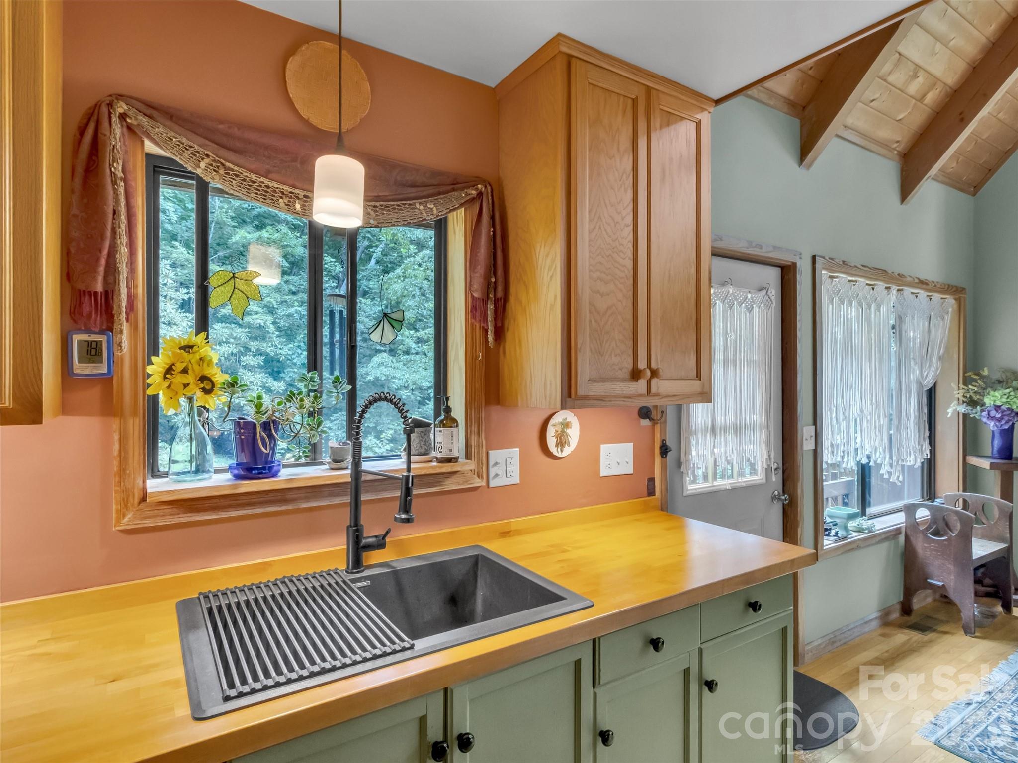 170 Wonderwood Lane Property Photo 14