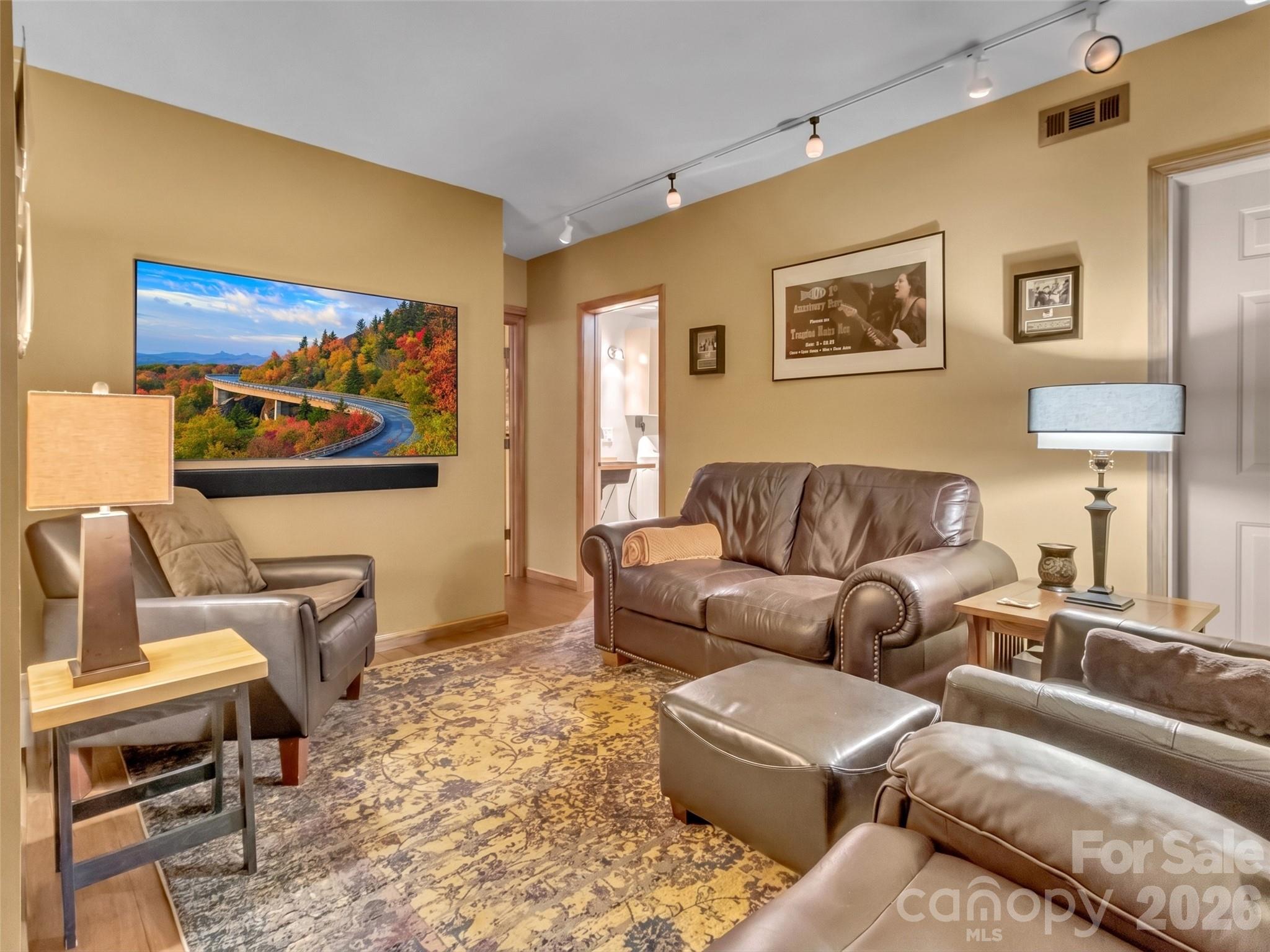170 Wonderwood Lane Property Photo 28