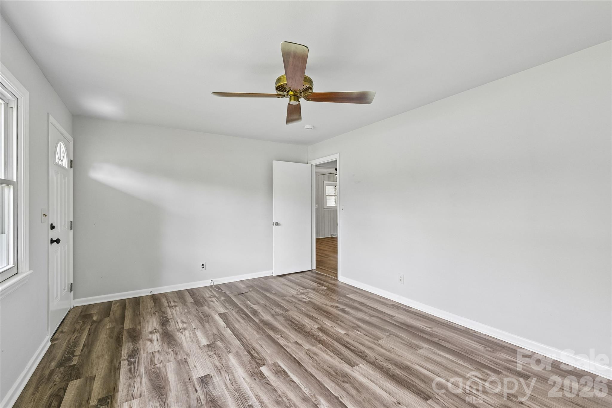 1811 S Post Road Property Photo 5
