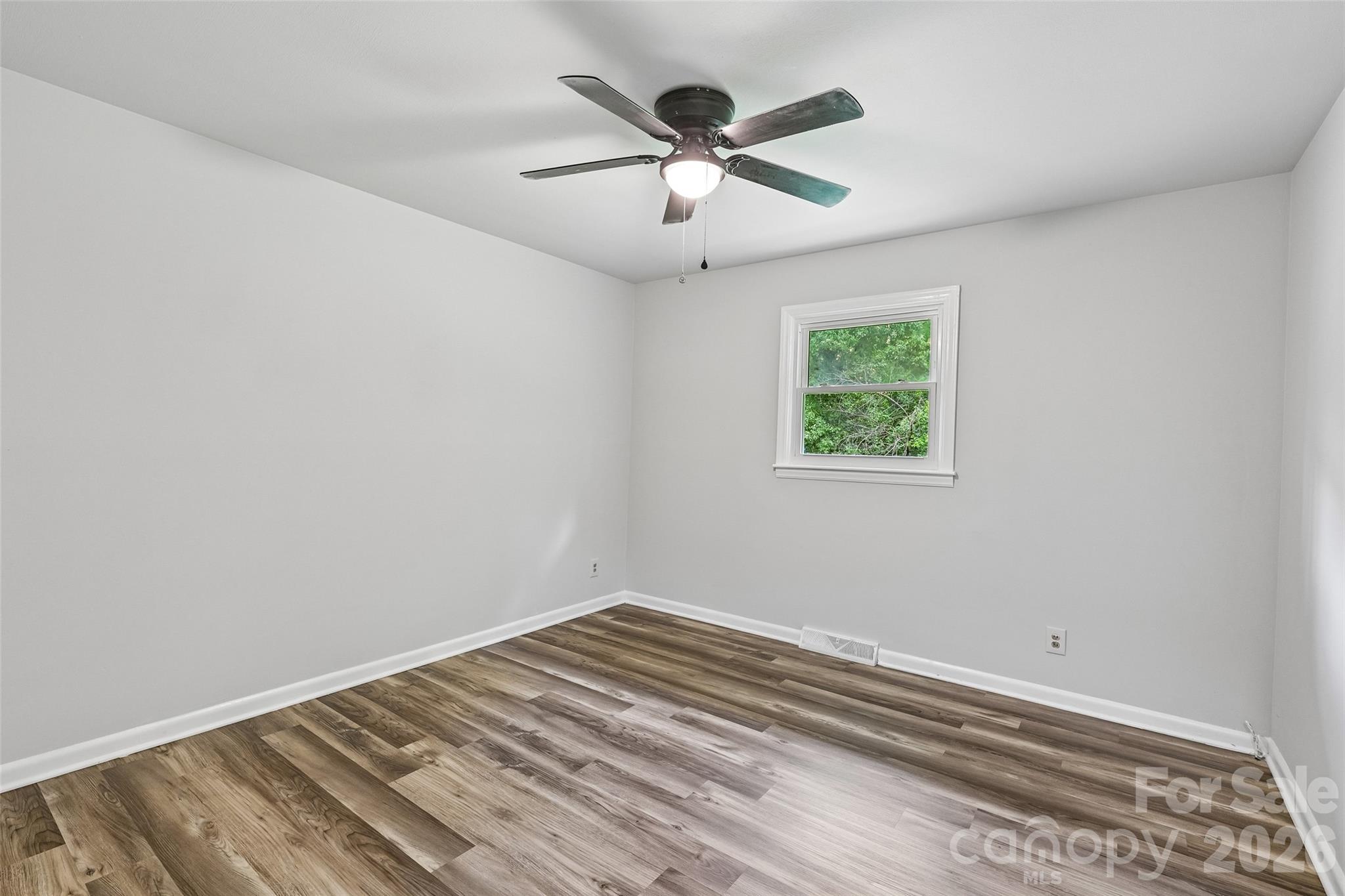 1811 S Post Road Property Photo 10