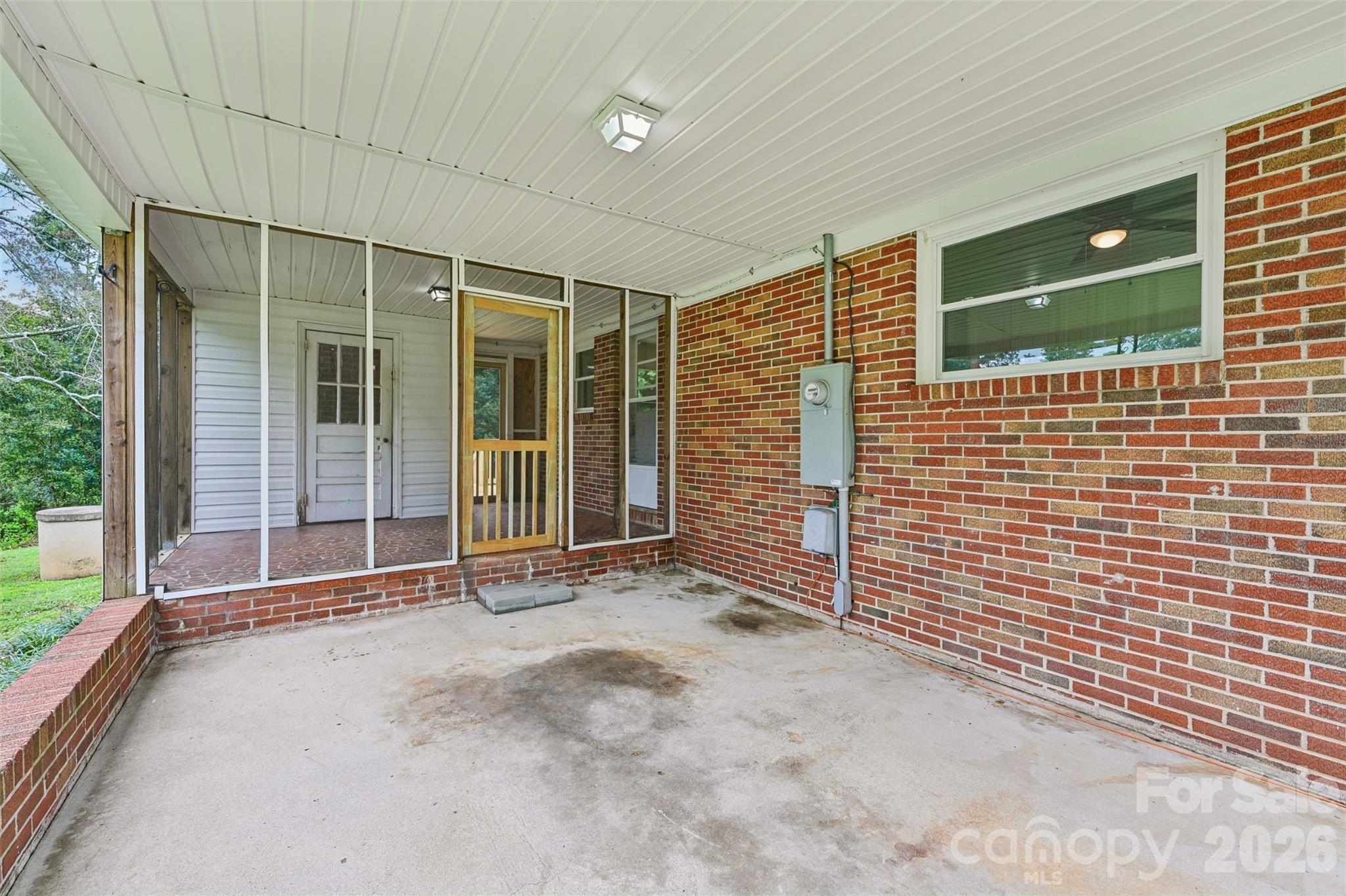1811 S Post Road Property Photo 17