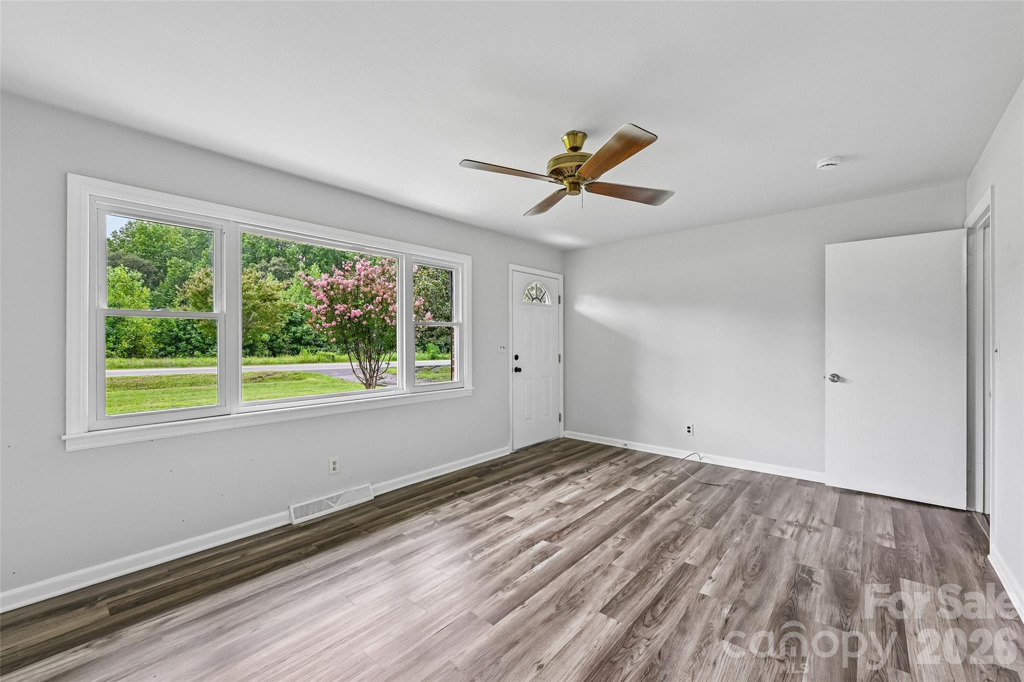 1811 S Post Road Property Photo 20