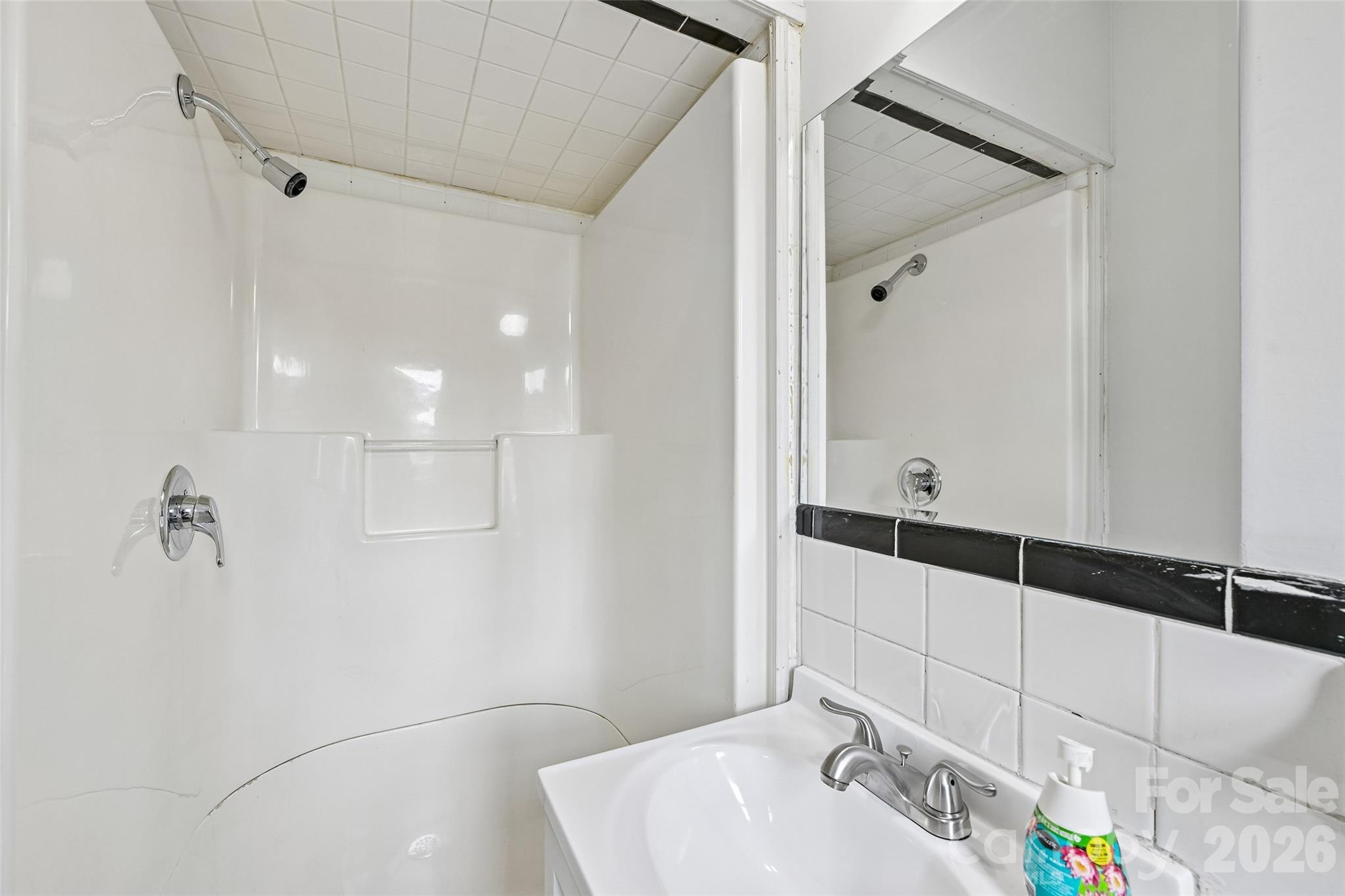 1811 S Post Road Property Photo 24