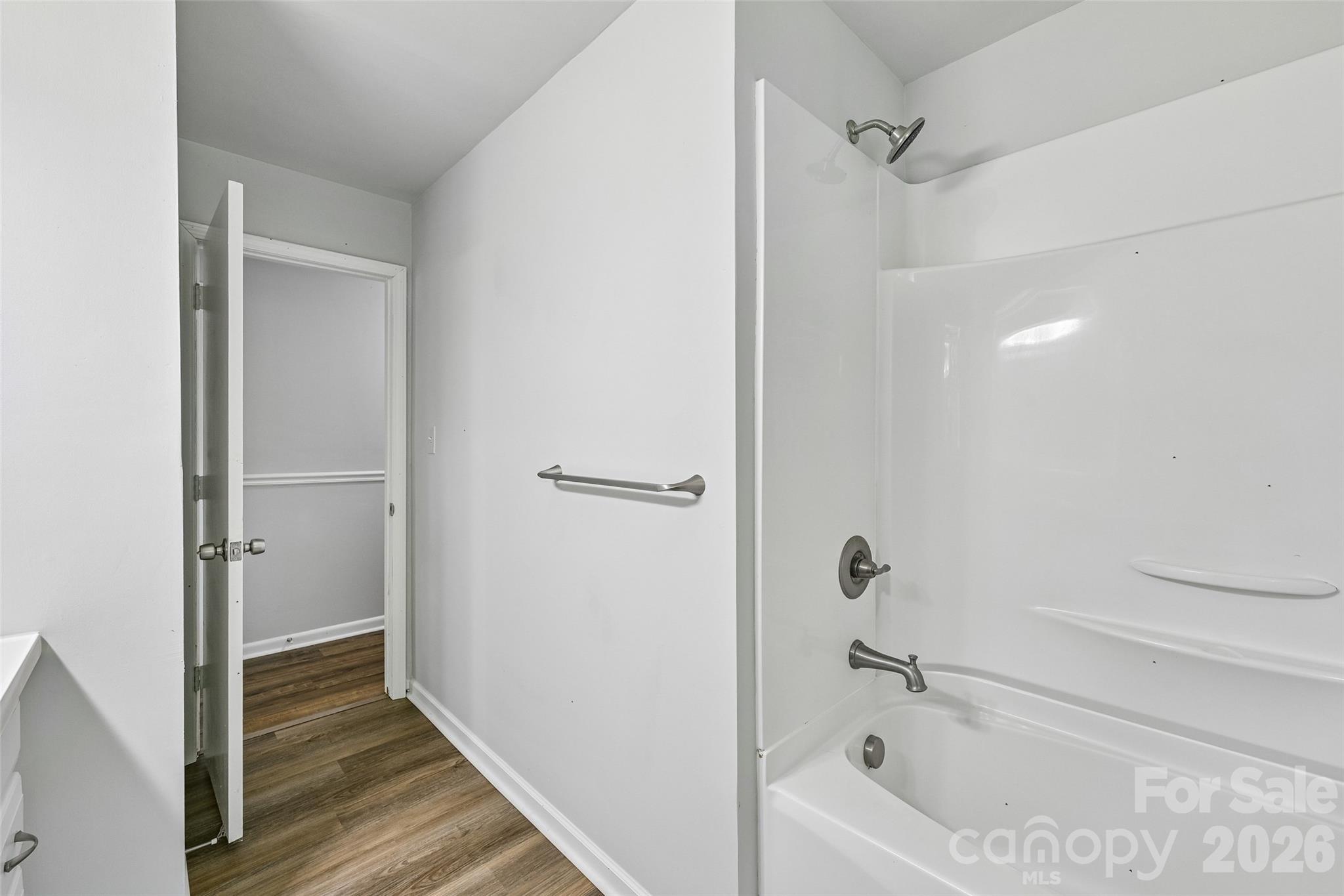 1811 S Post Road Property Photo 28