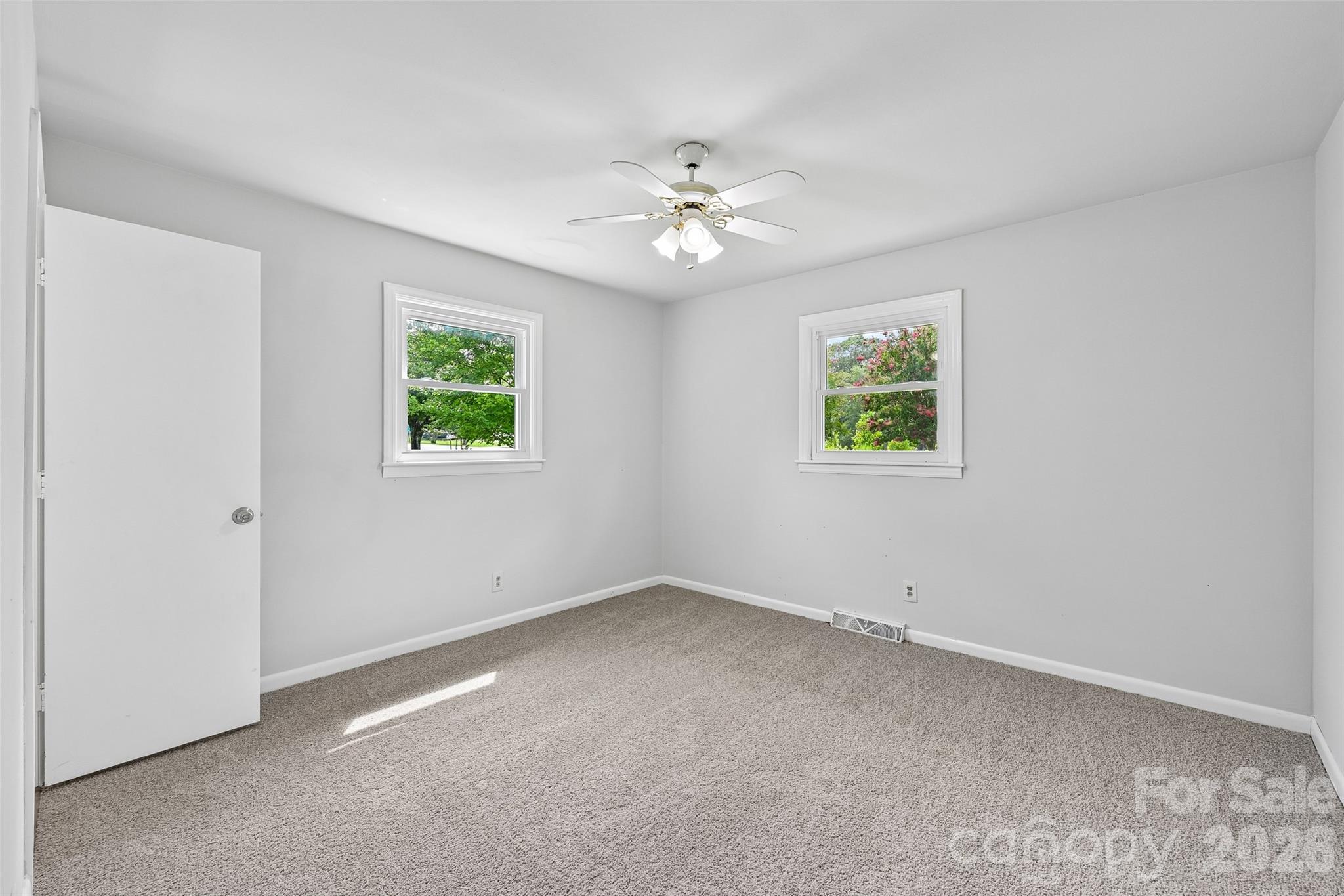 1811 S Post Road Property Photo 29