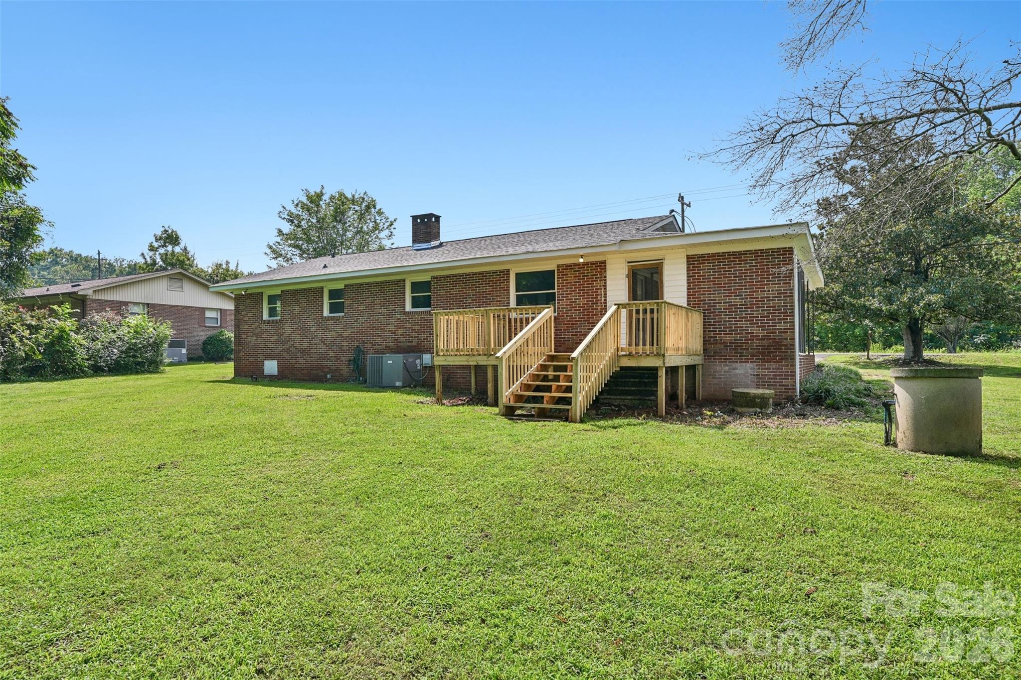 1811 S Post Road Property Photo 30