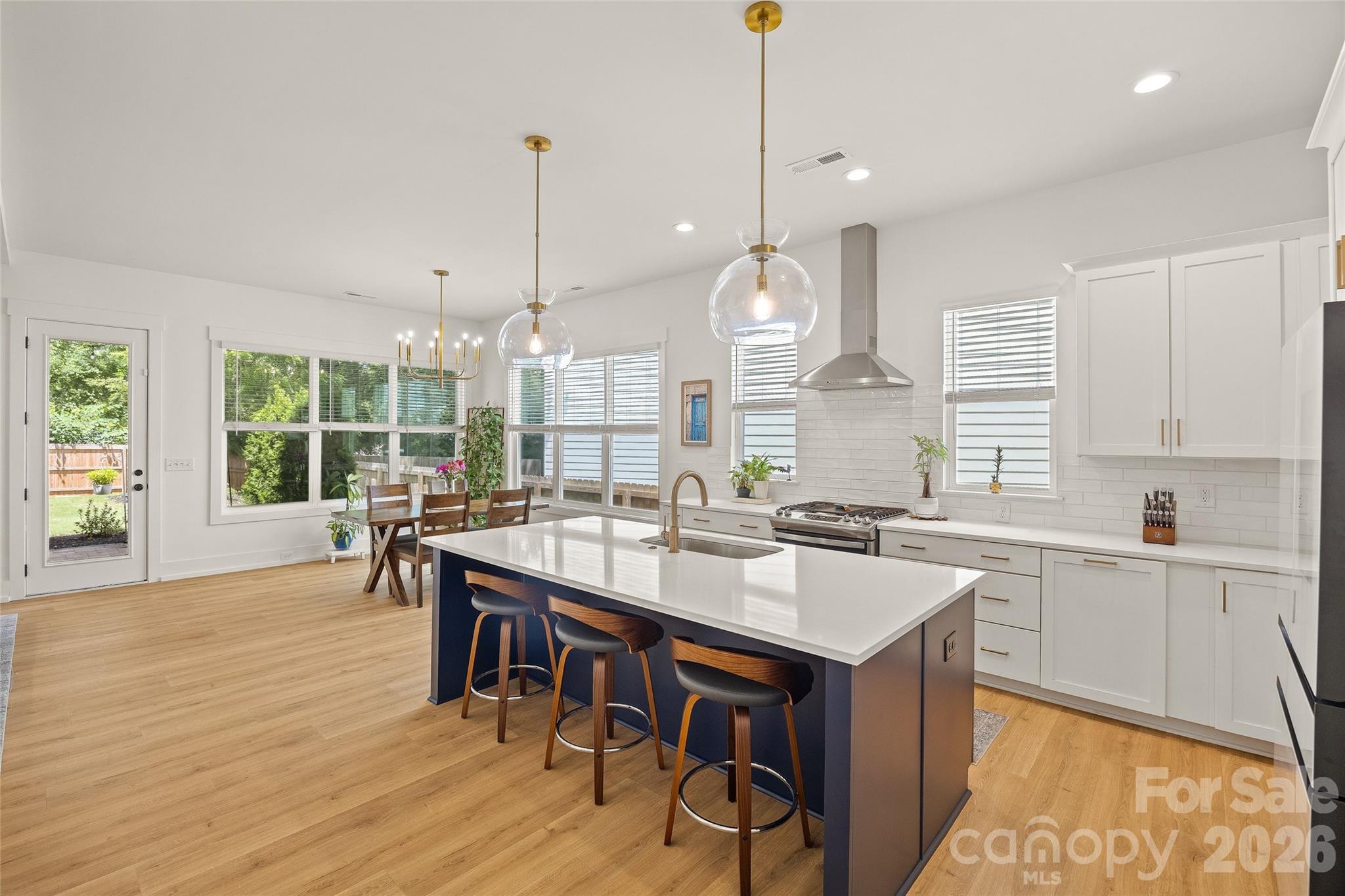 812 State Street Property Photo 4