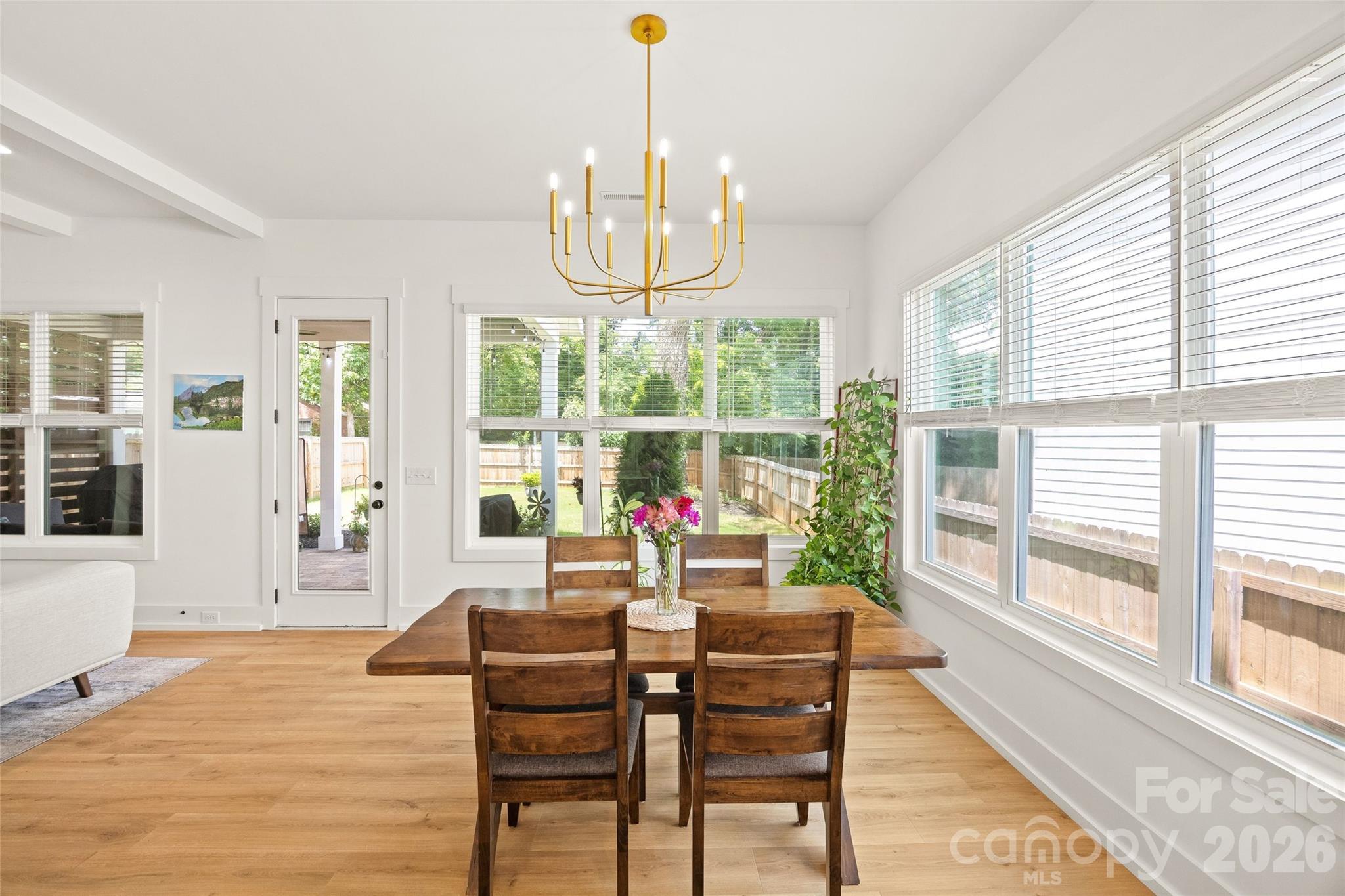 812 State Street Property Photo 10