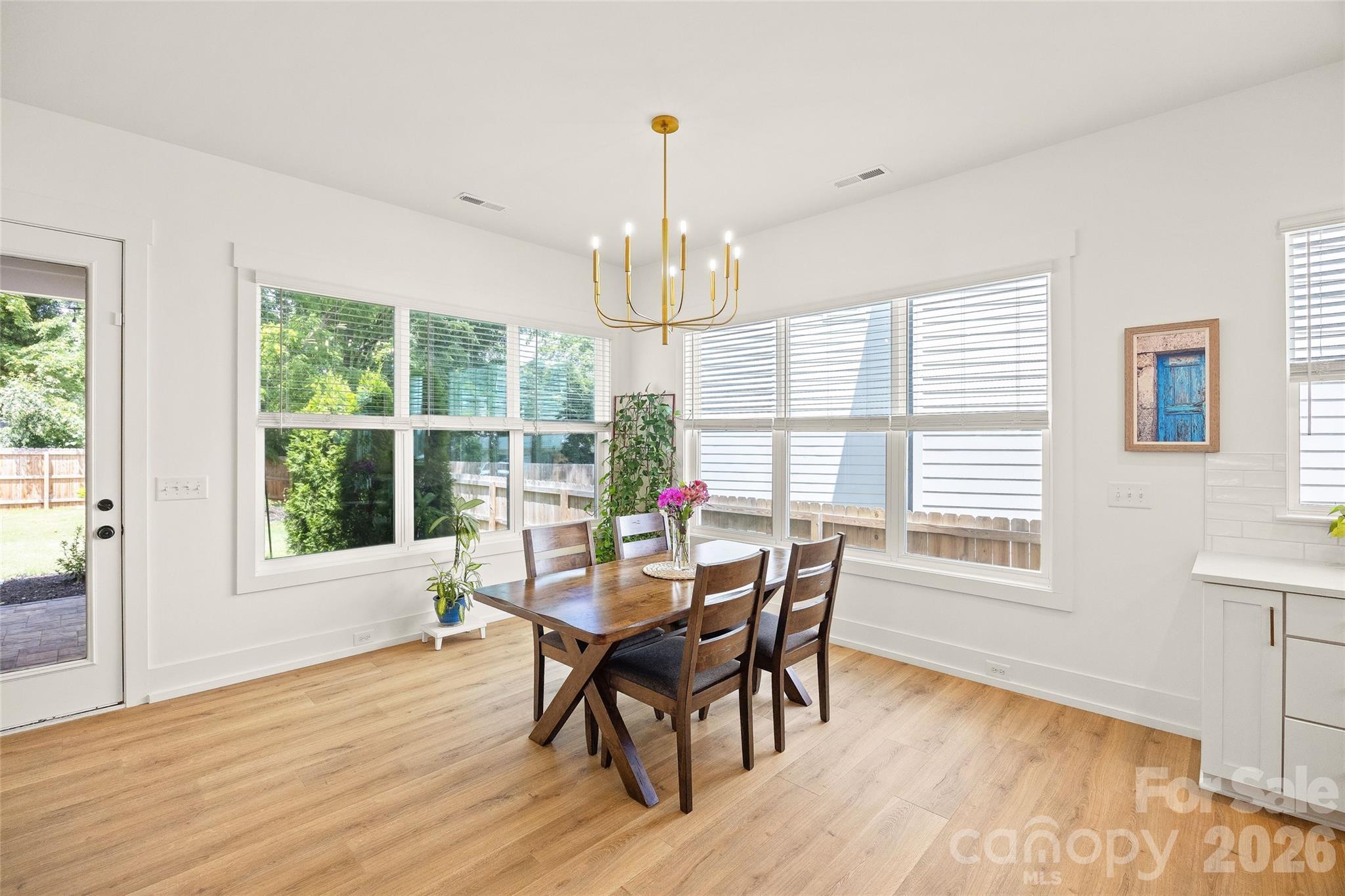 812 State Street Property Photo 11