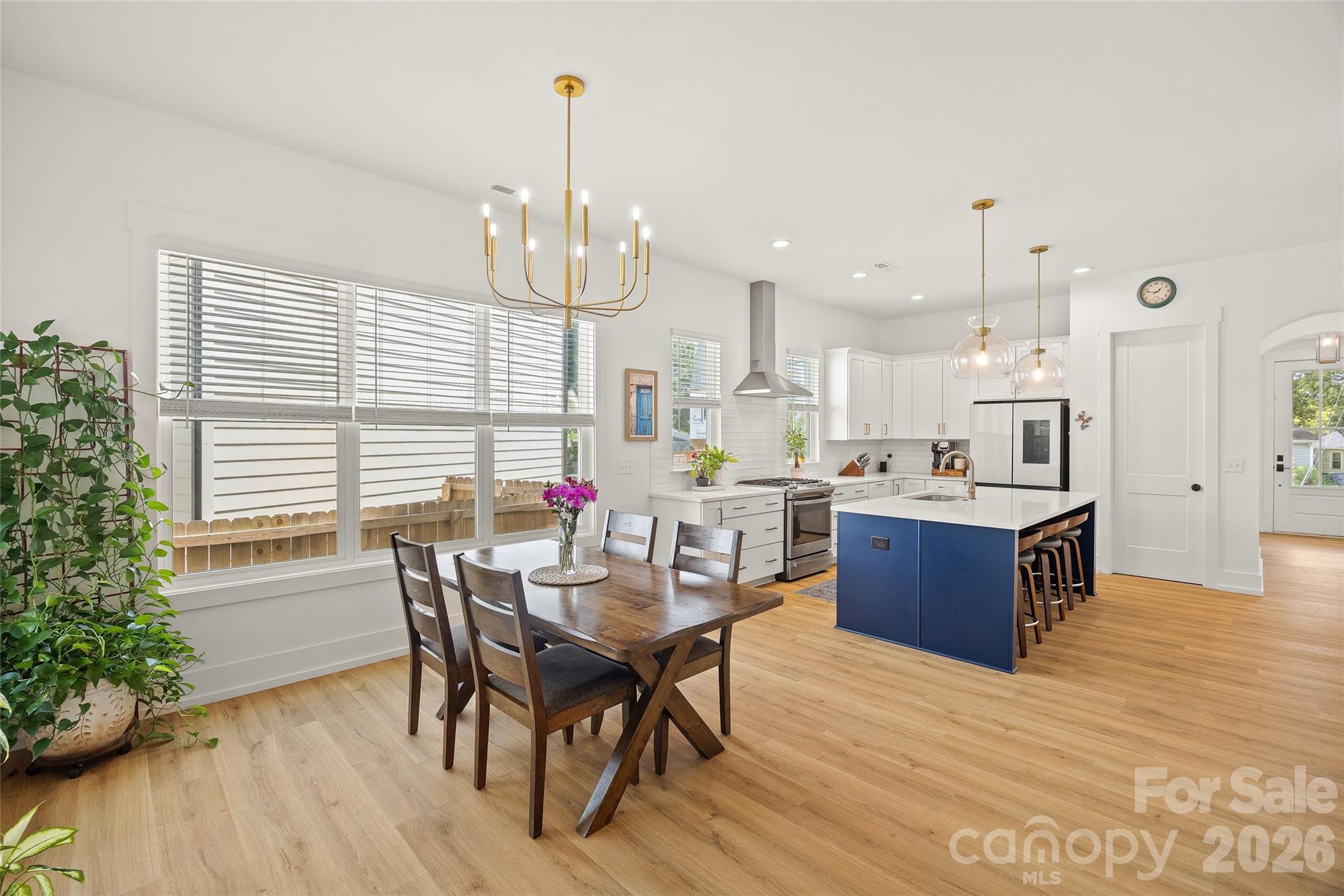 812 State Street Property Photo 12