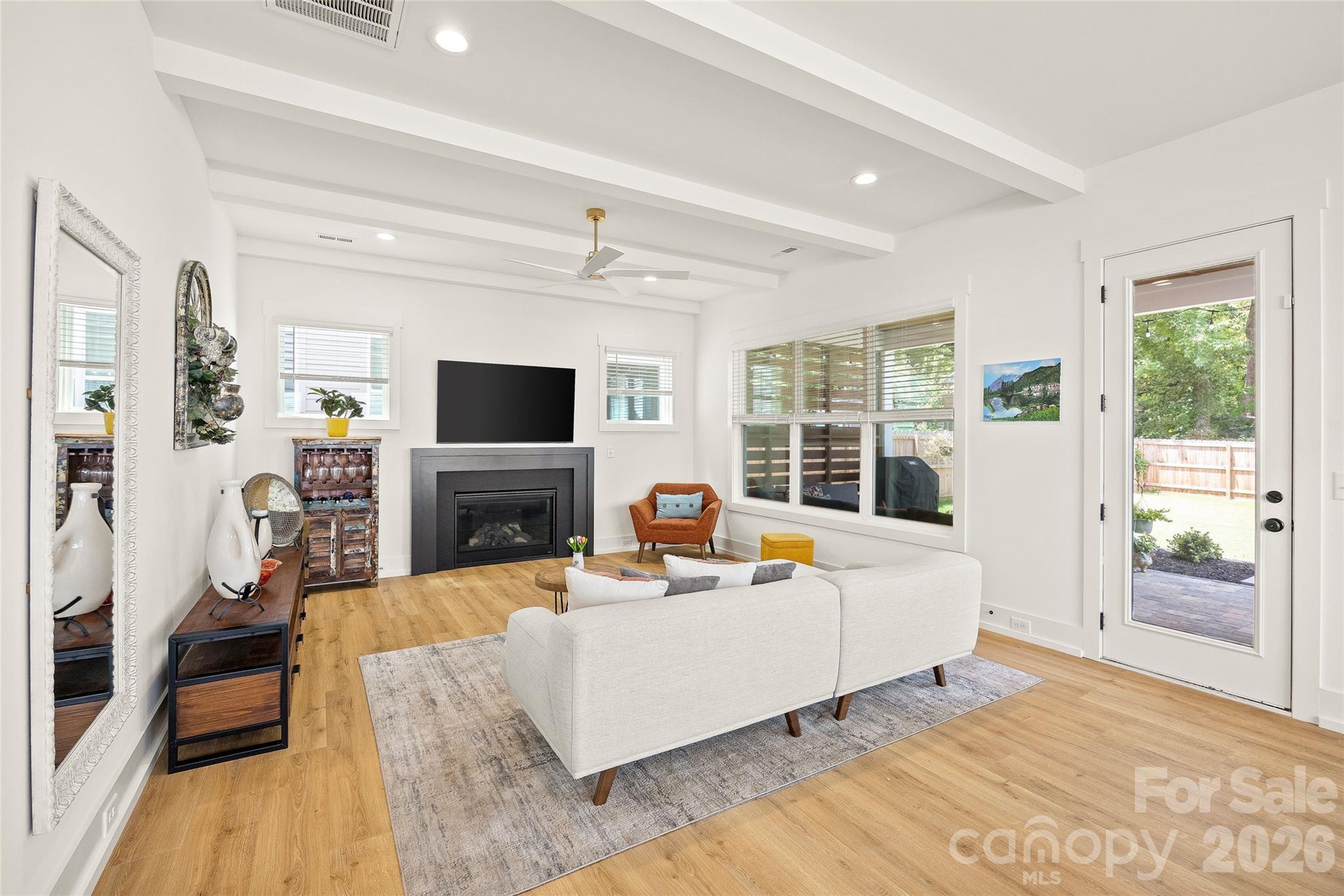 812 State Street Property Photo 15