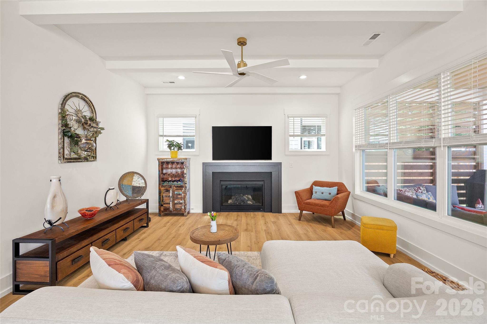 812 State Street Property Photo 16
