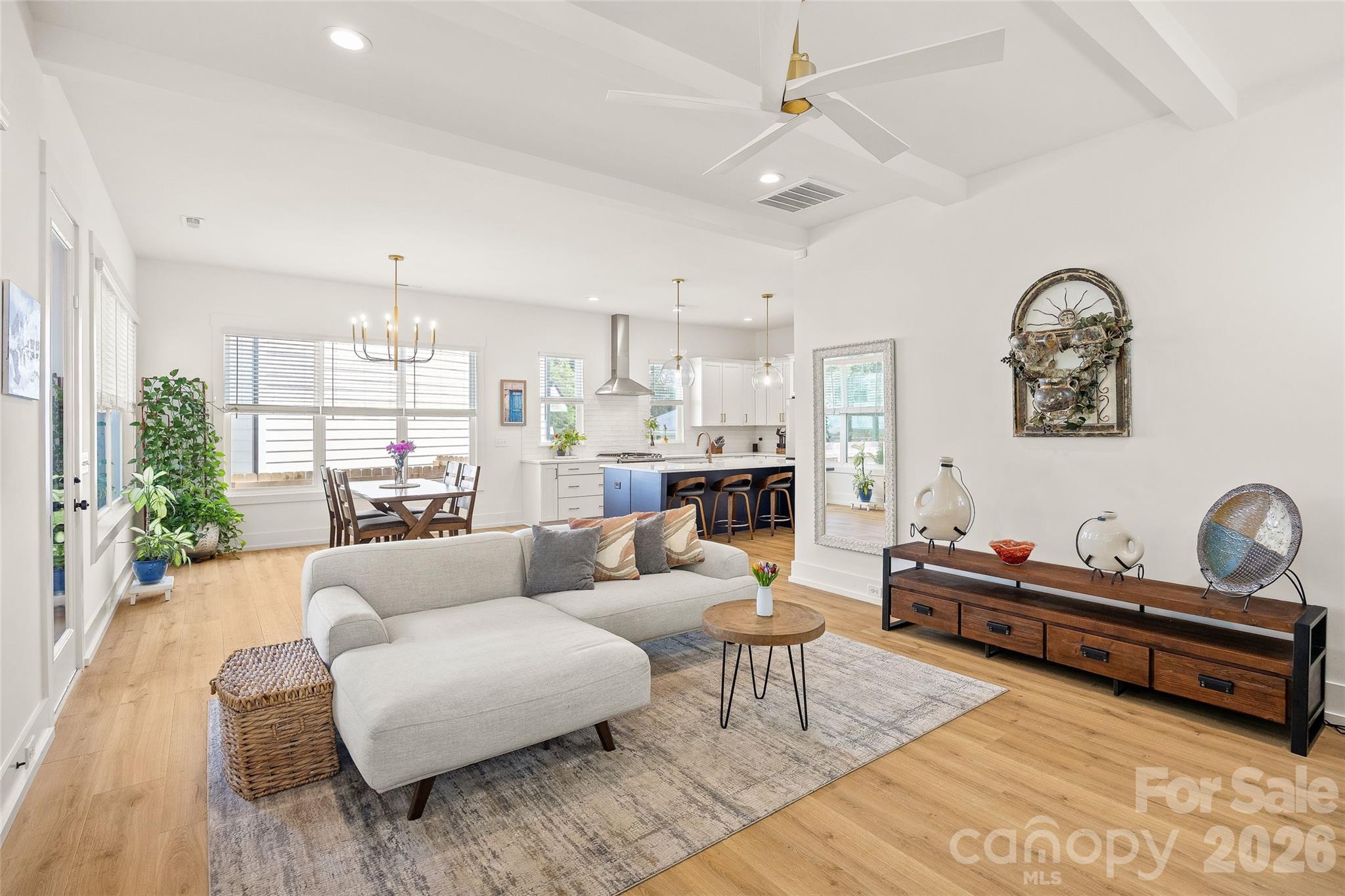 812 State Street Property Photo 17