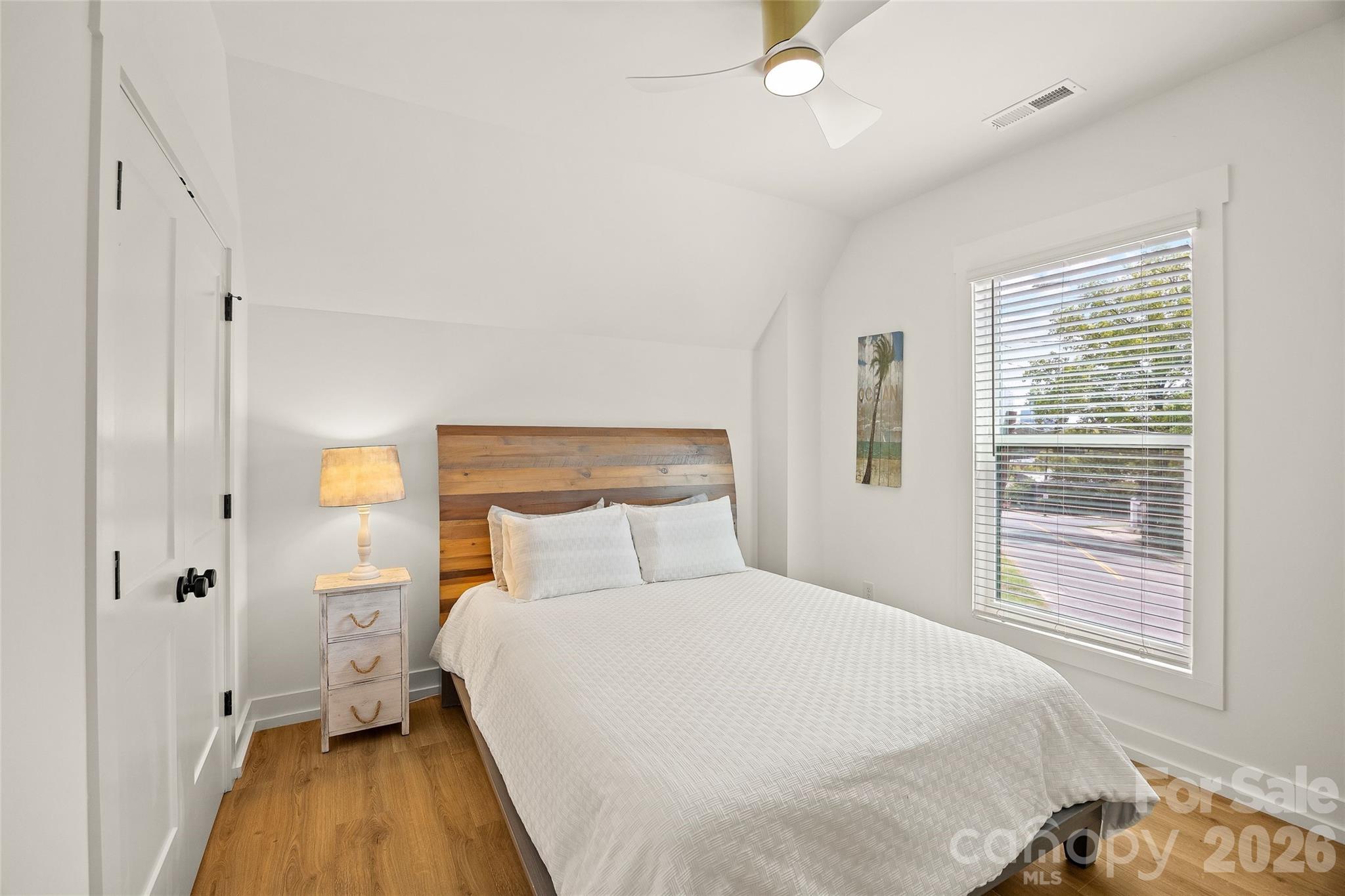 812 State Street Property Photo 26