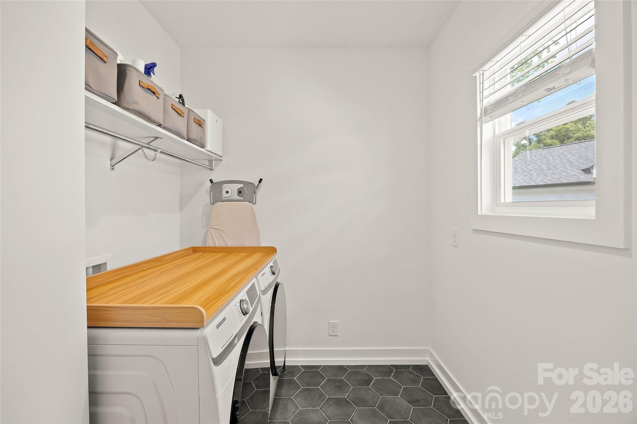 812 State Street Property Photo 30