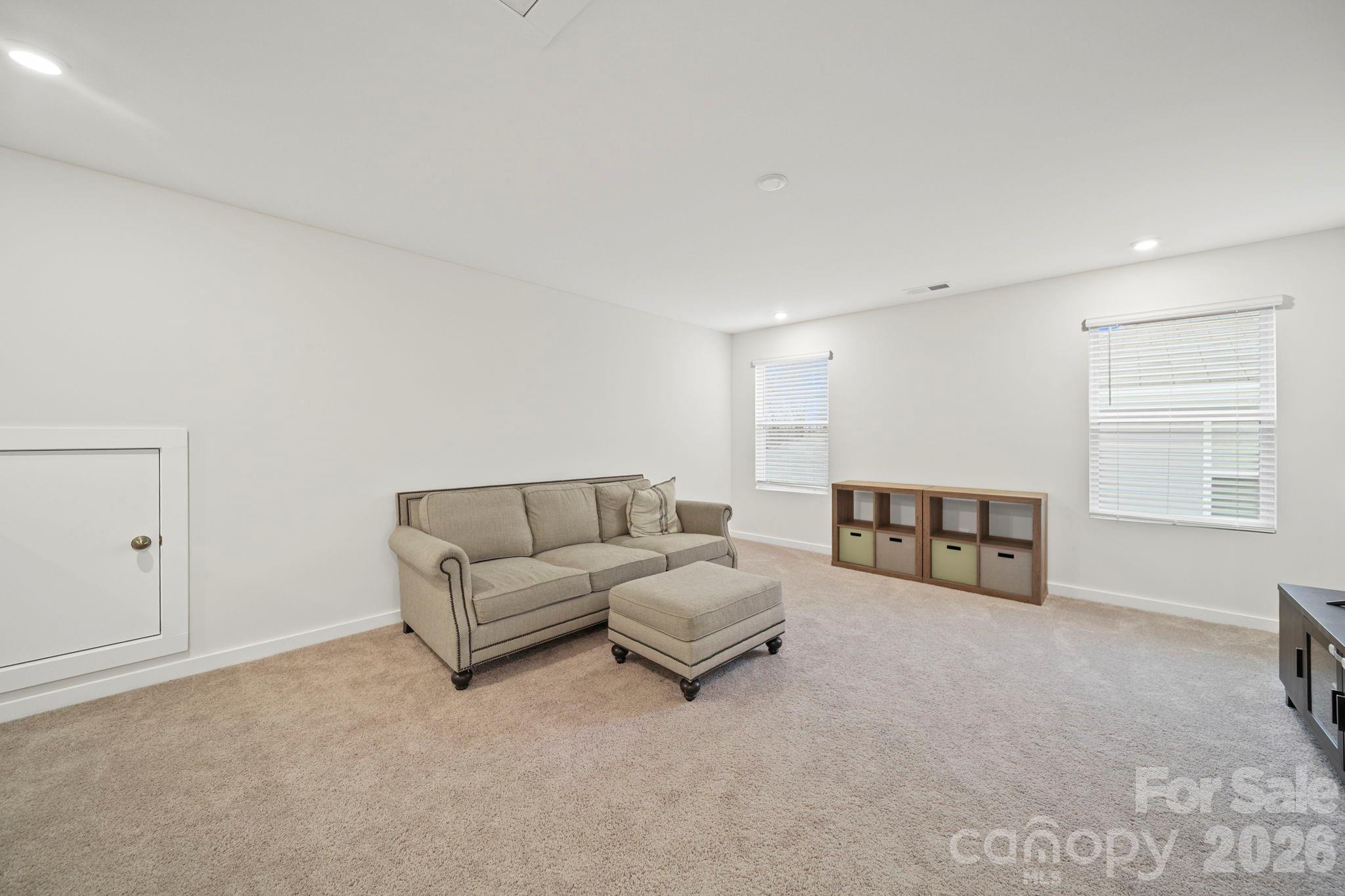 2556 Blue Sky Meadows Drive Property Photo 12