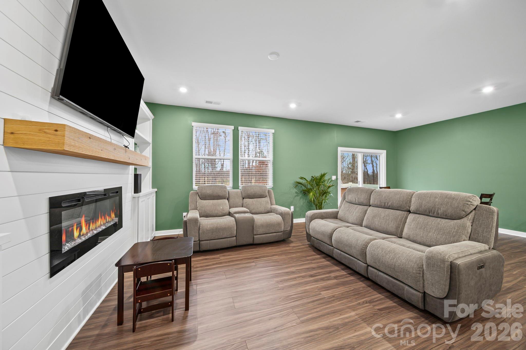 2556 Blue Sky Meadows Drive Property Photo 17