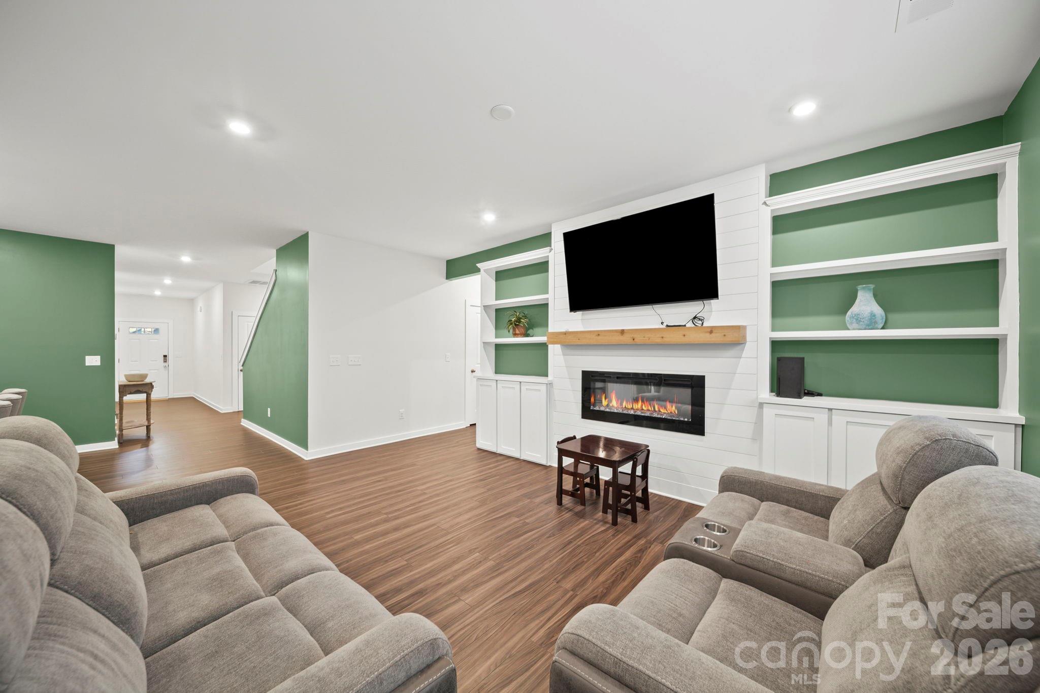 2556 Blue Sky Meadows Drive Property Photo 18