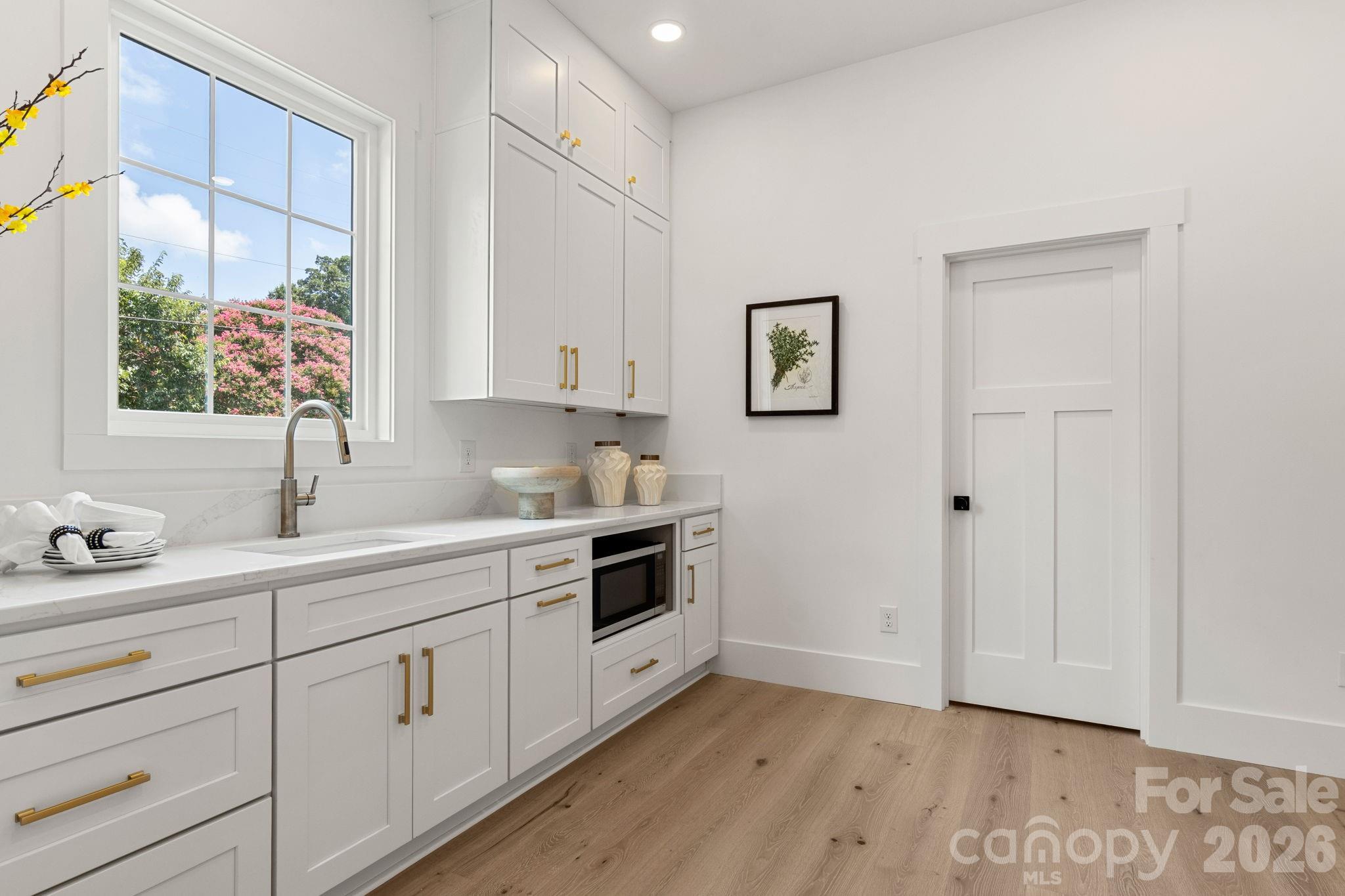 1127 Allen Street Property Photo 9