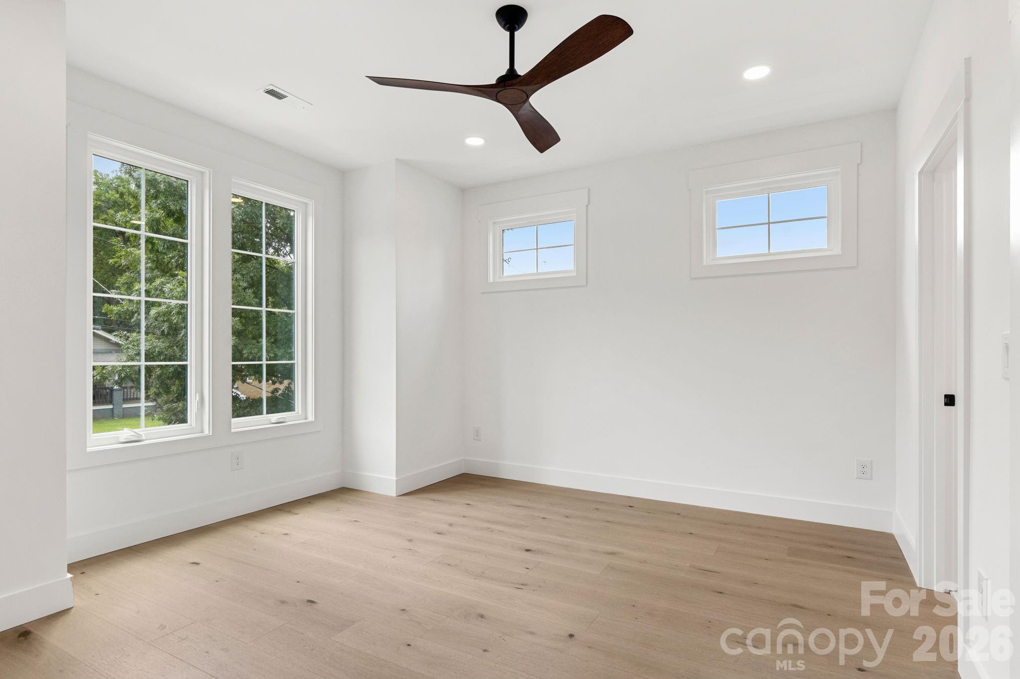 1127 Allen Street Property Photo 32