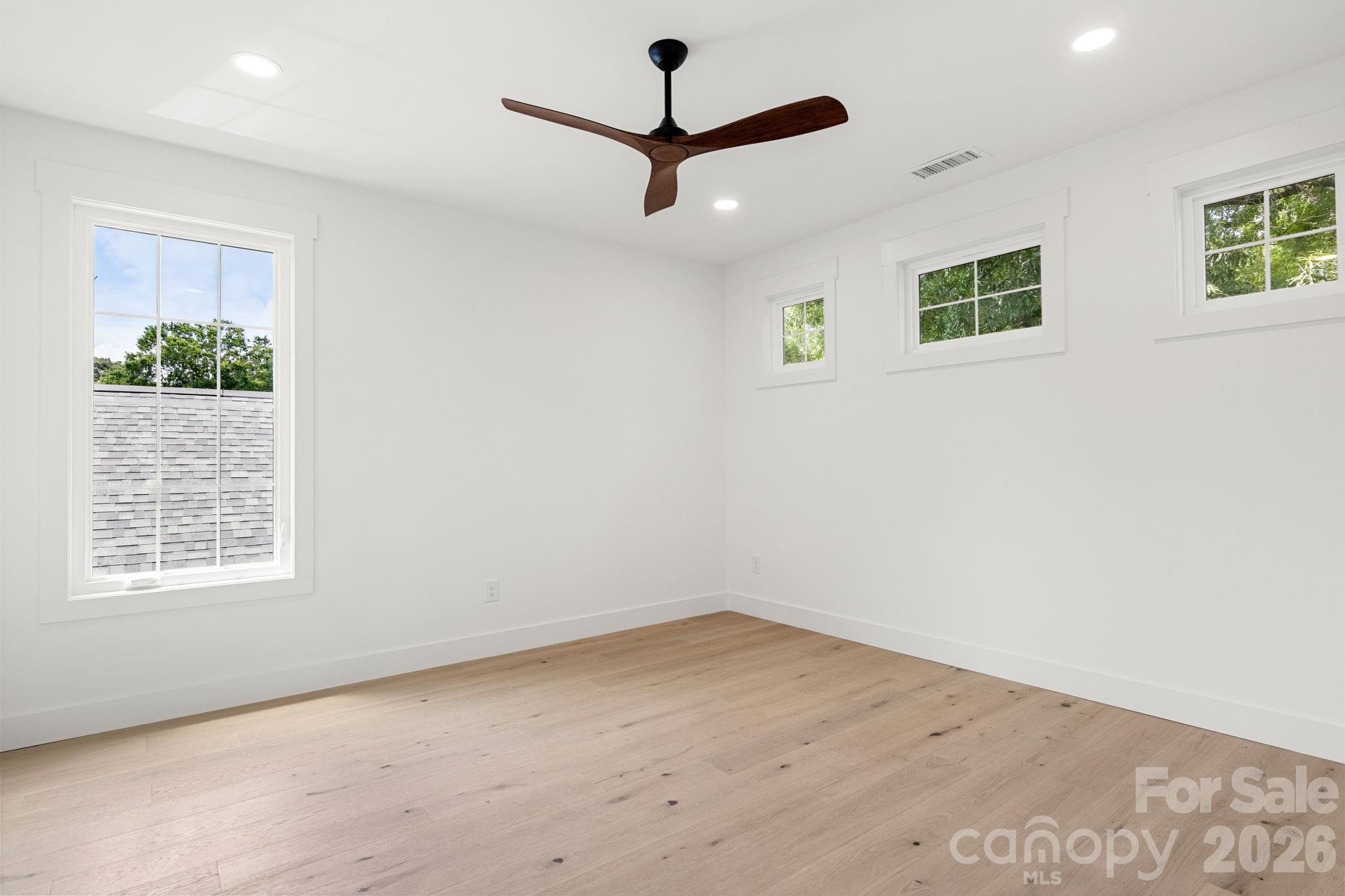 1127 Allen Street Property Photo 37