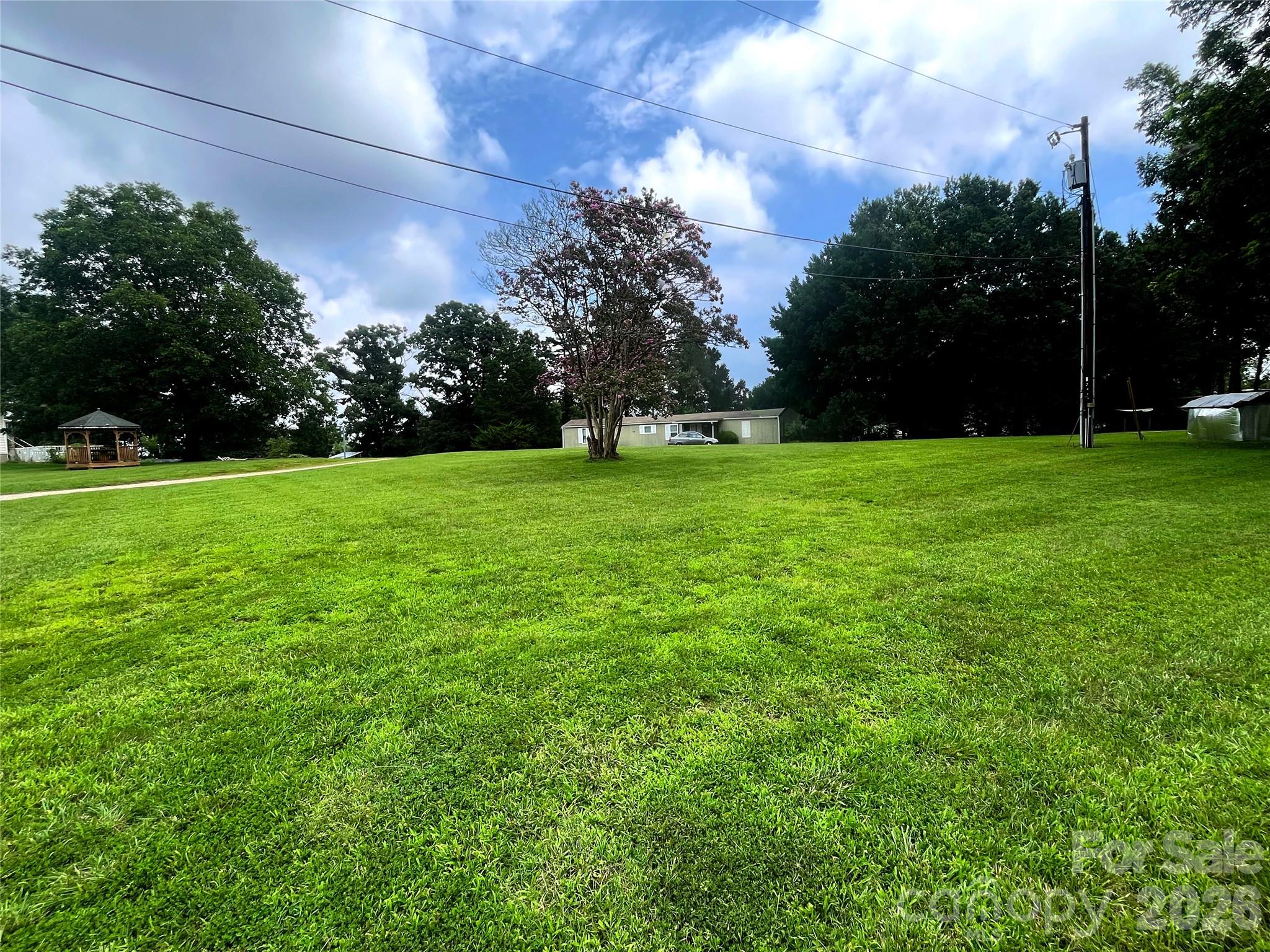 109 Ray Dawn Lane Property Photo 3