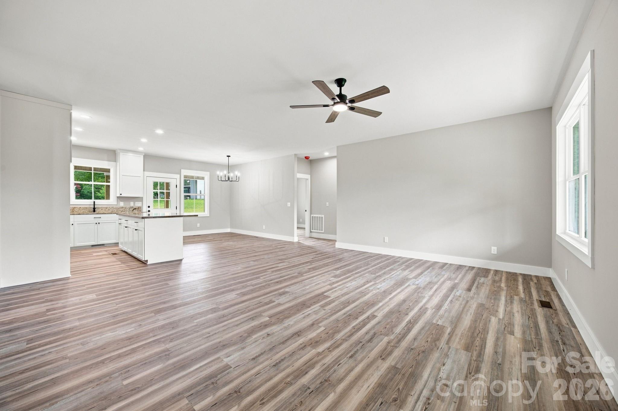 417 E 2nd Street Property Photo 9
