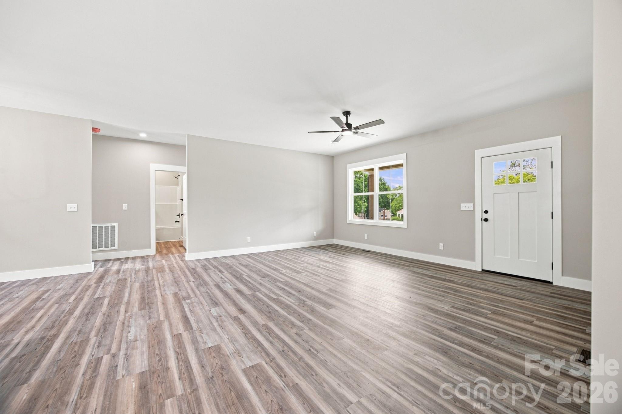 417 E 2nd Street Property Photo 10