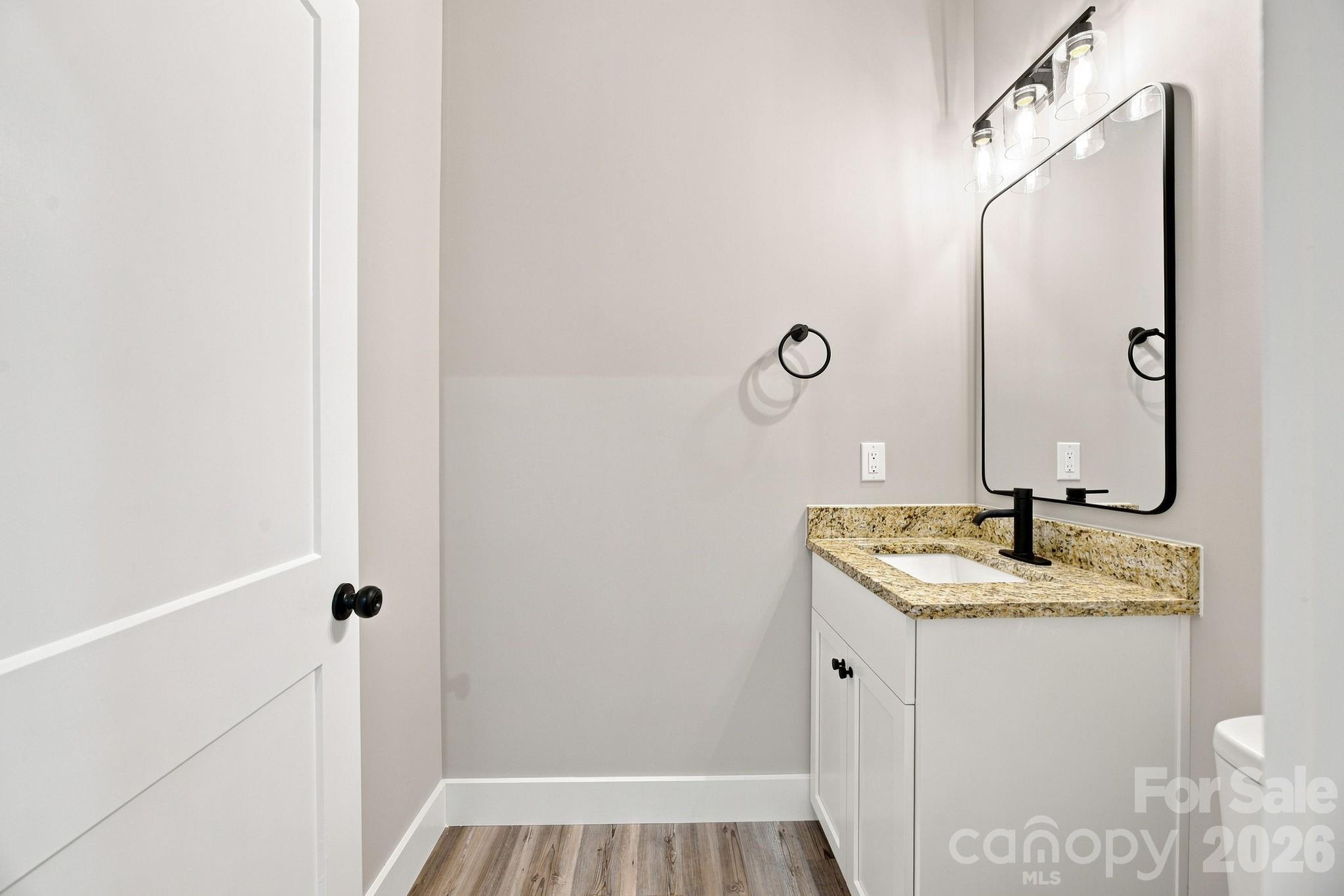 417 E 2nd Street Property Photo 22