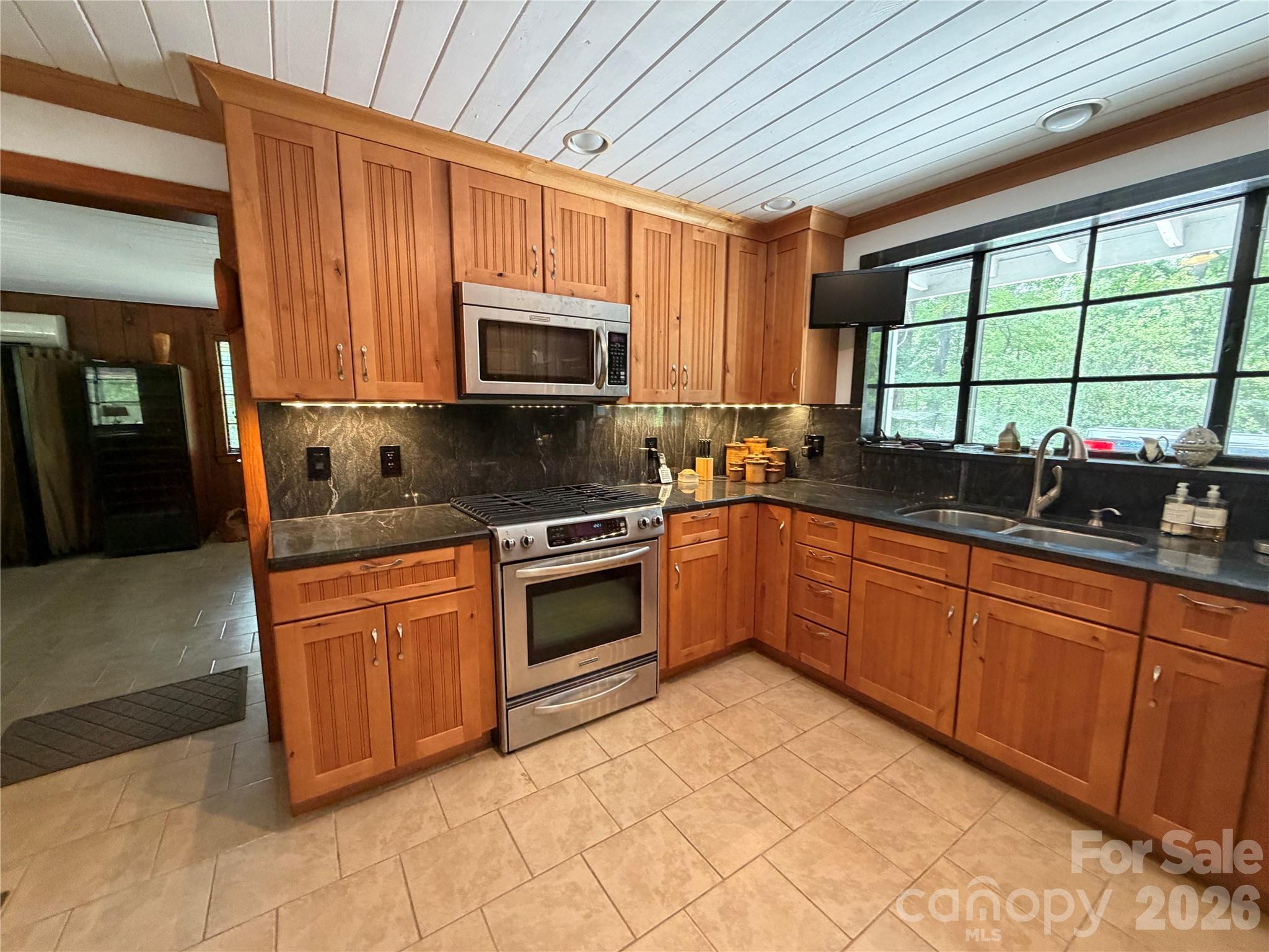 250 Luther Burbank Drive Property Photo 7