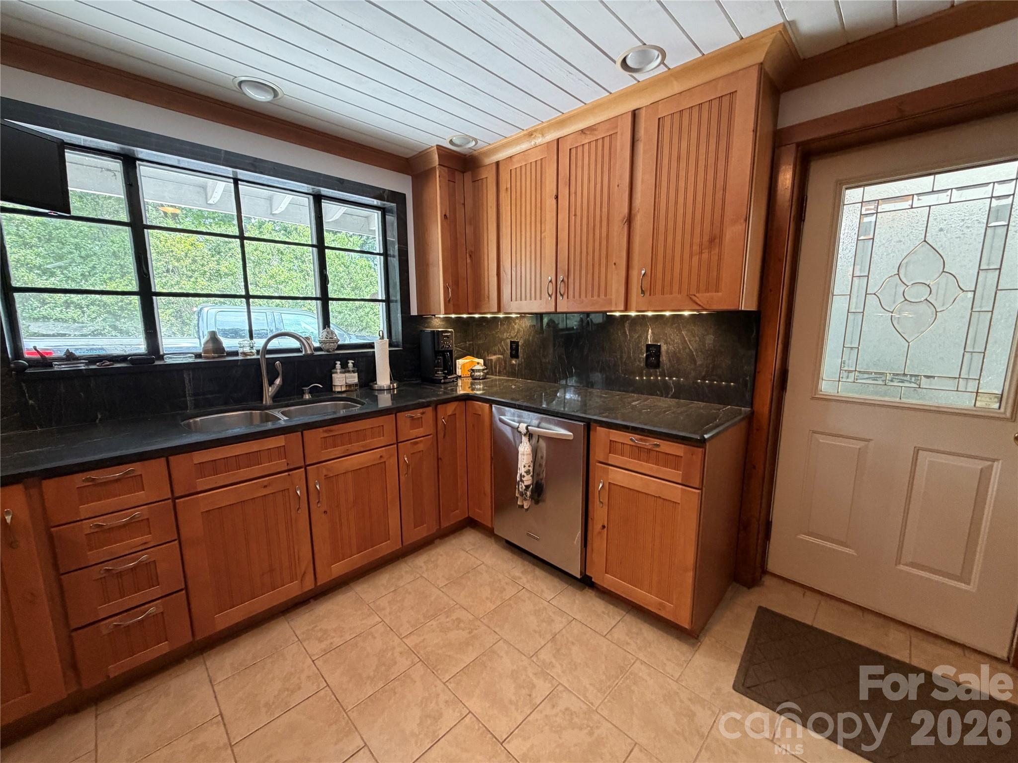 250 Luther Burbank Drive Property Photo 8