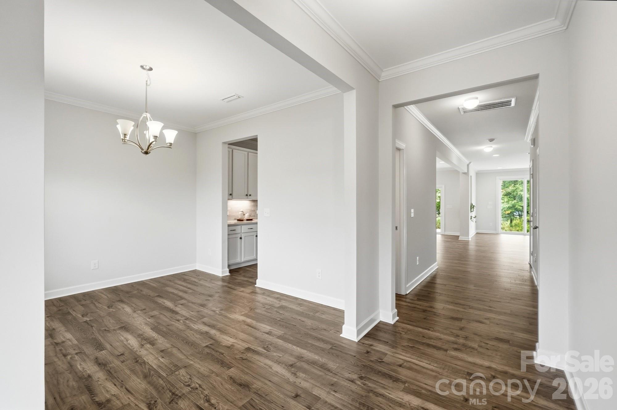 5670 Galloway Drive Property Photo 12