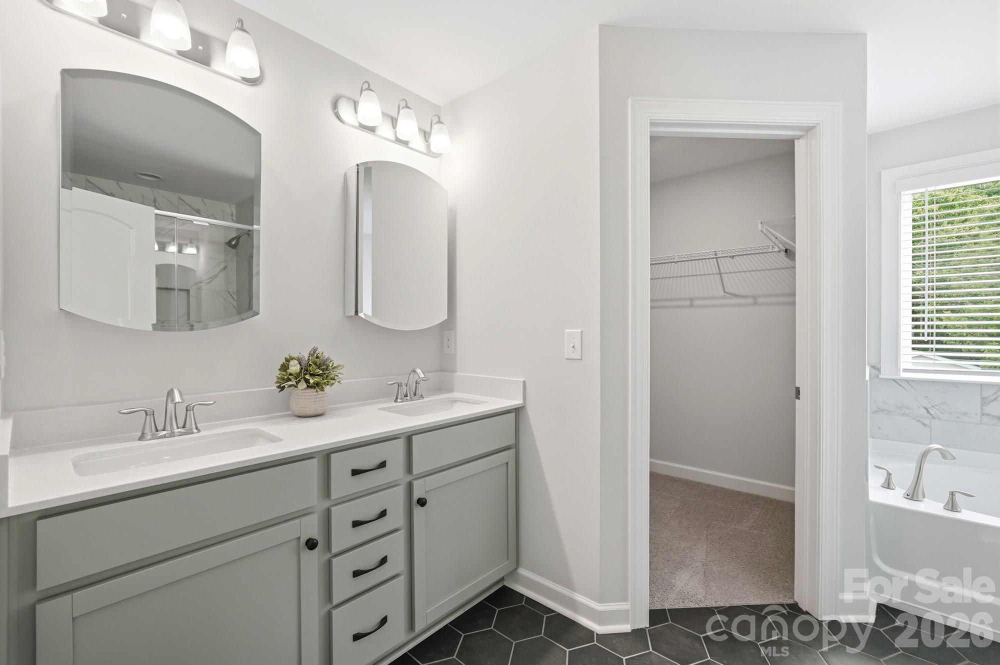 5670 Galloway Drive Property Photo 39