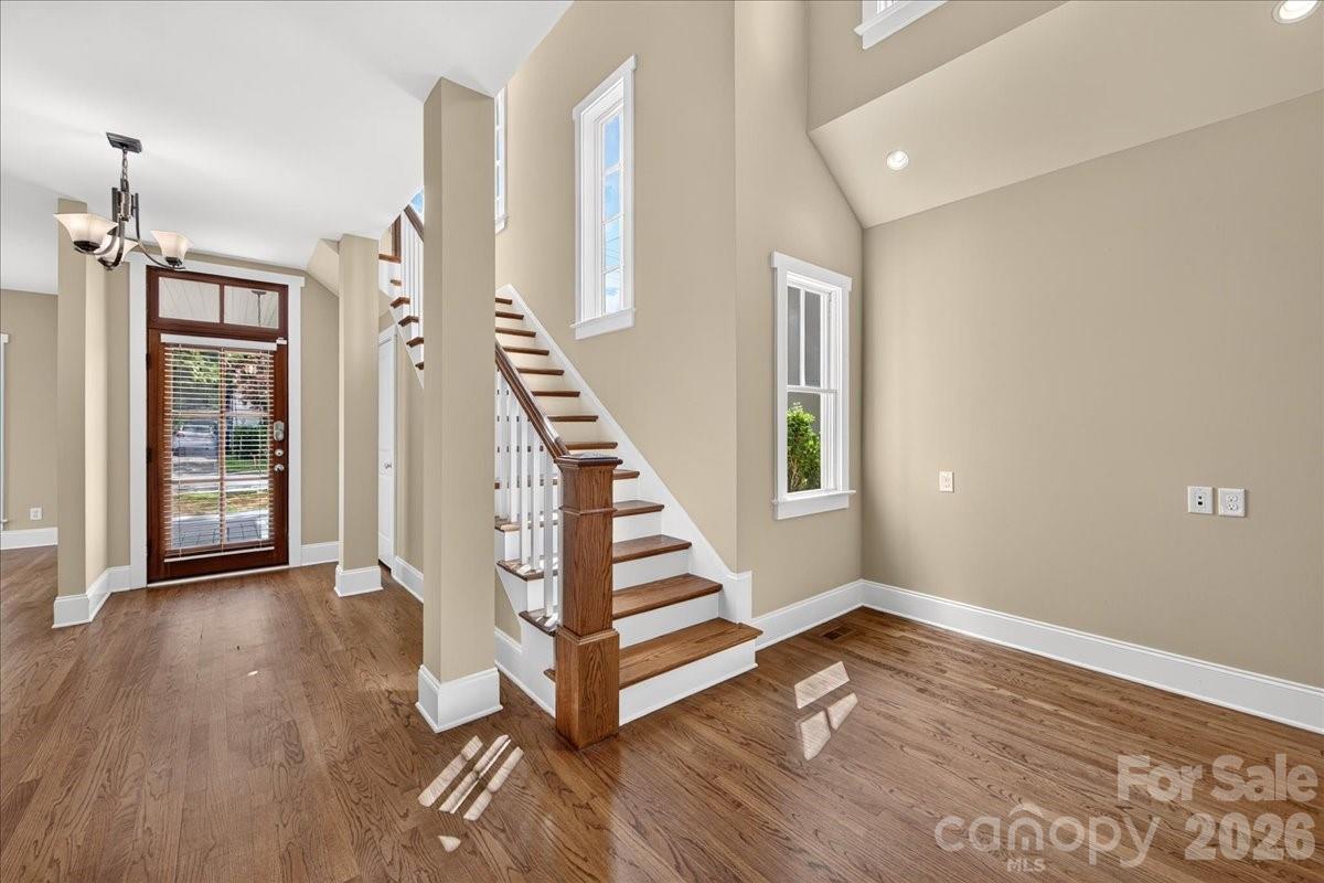 729 Charles Avenue Property Photo 7
