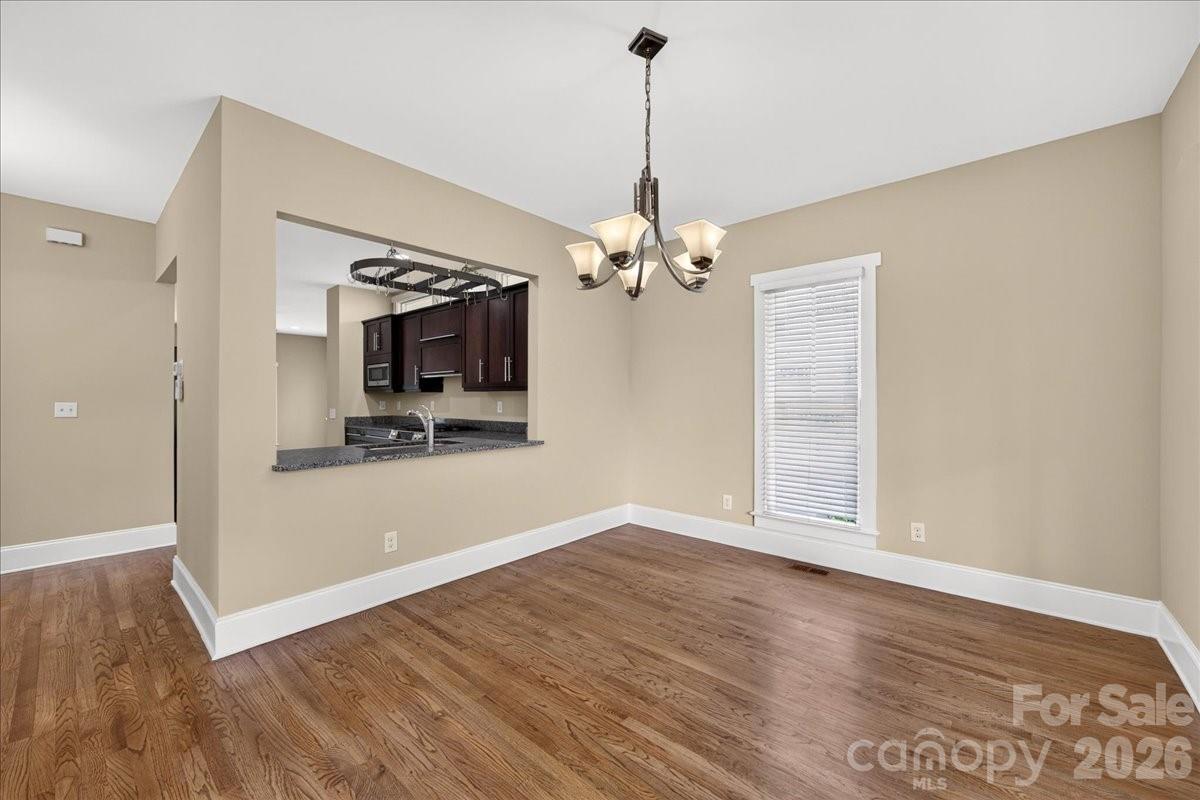 729 Charles Avenue Property Photo 12