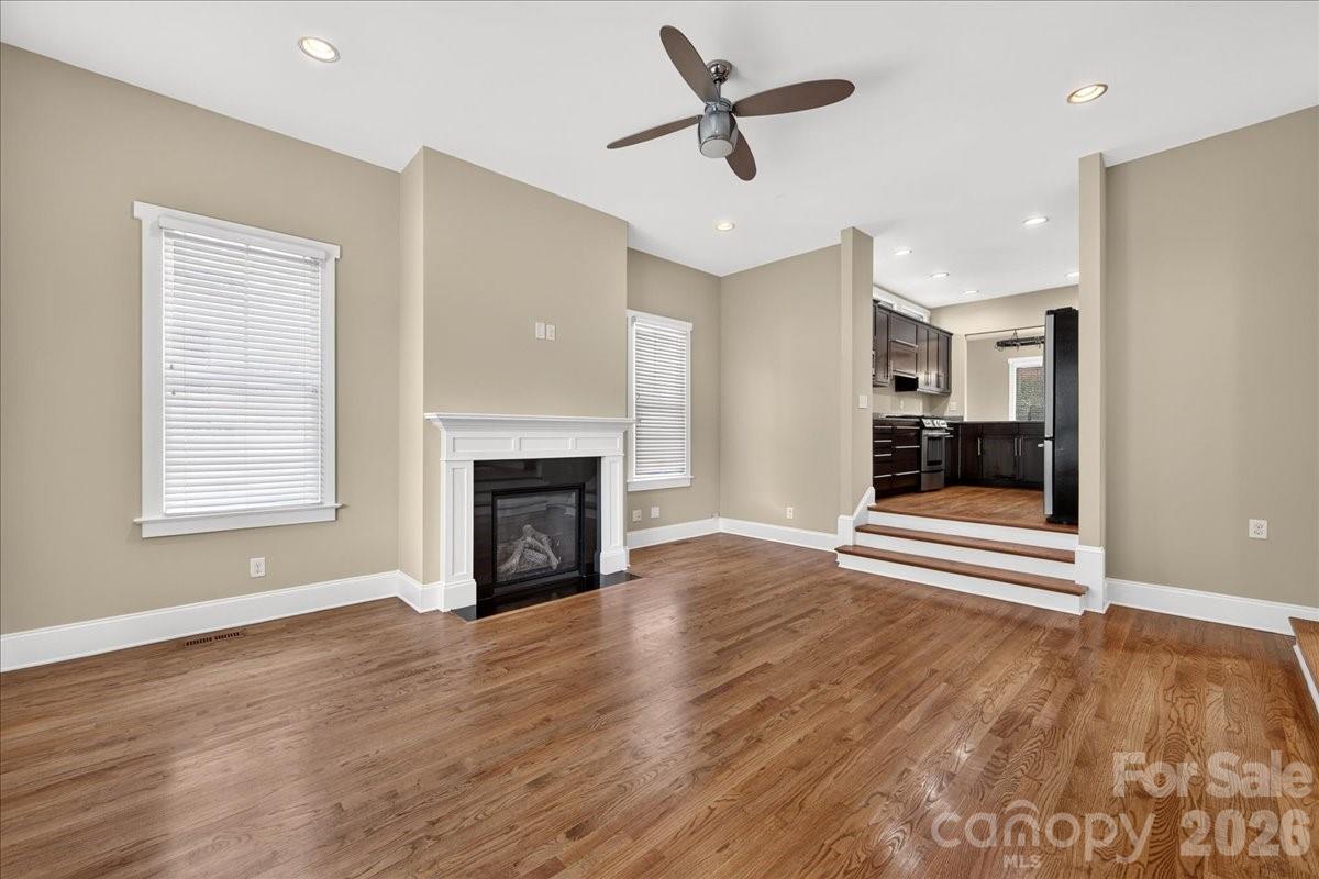 729 Charles Avenue Property Photo 15