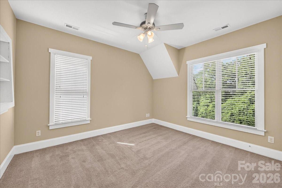 729 Charles Avenue Property Photo 26