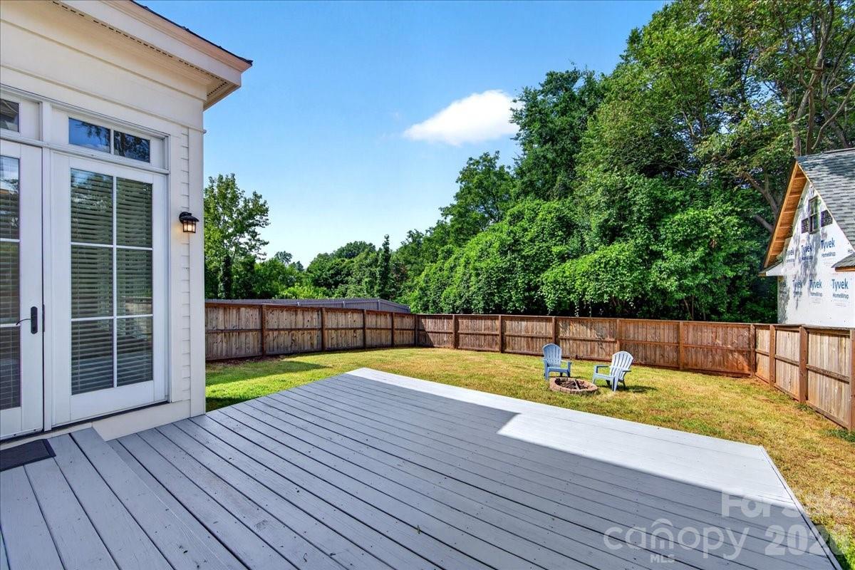 729 Charles Avenue Property Photo 31