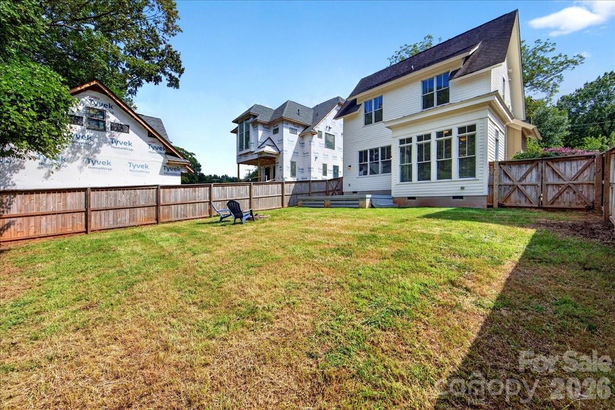 729 Charles Avenue Property Photo 32