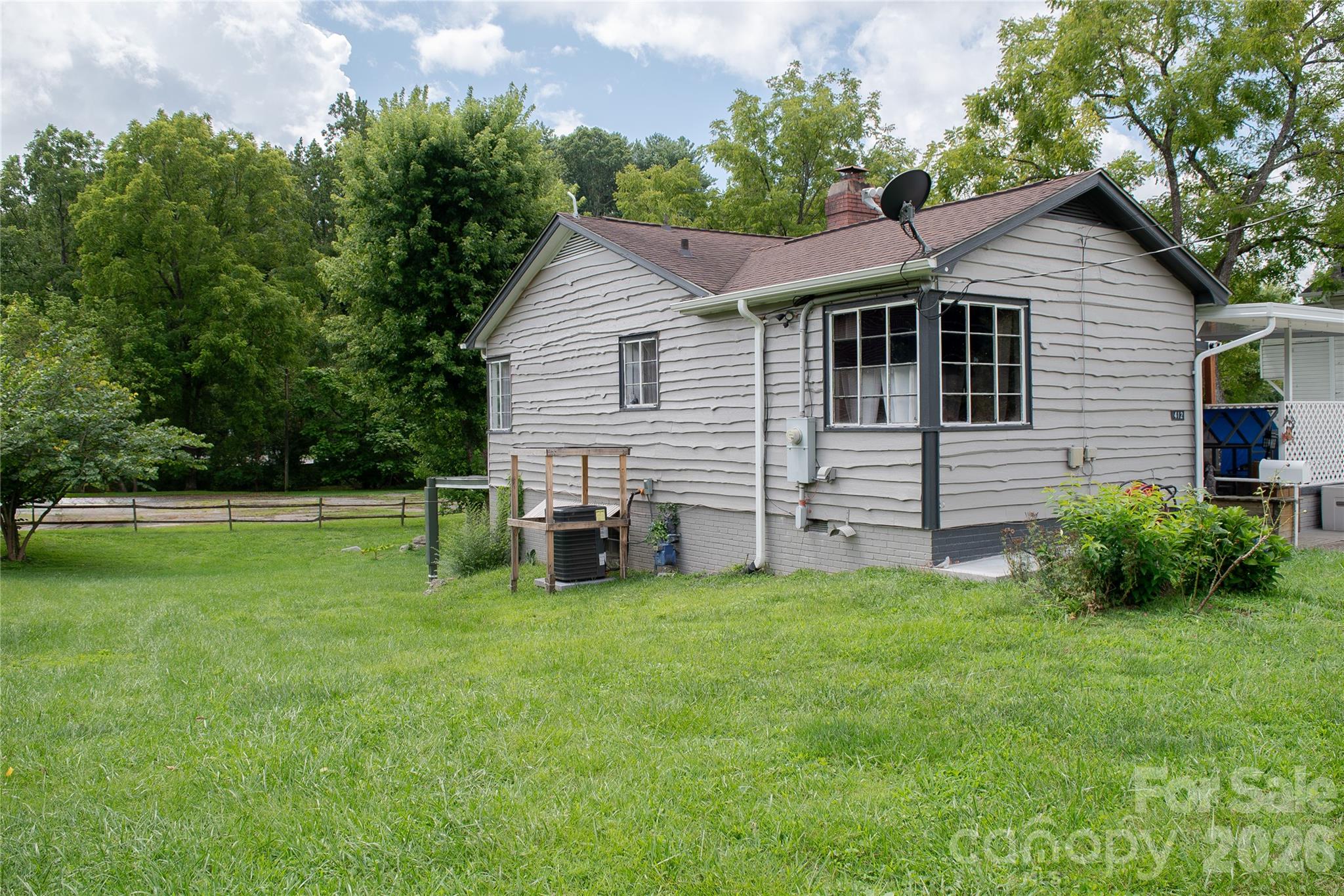 412 1st Avenue Property Photo 2