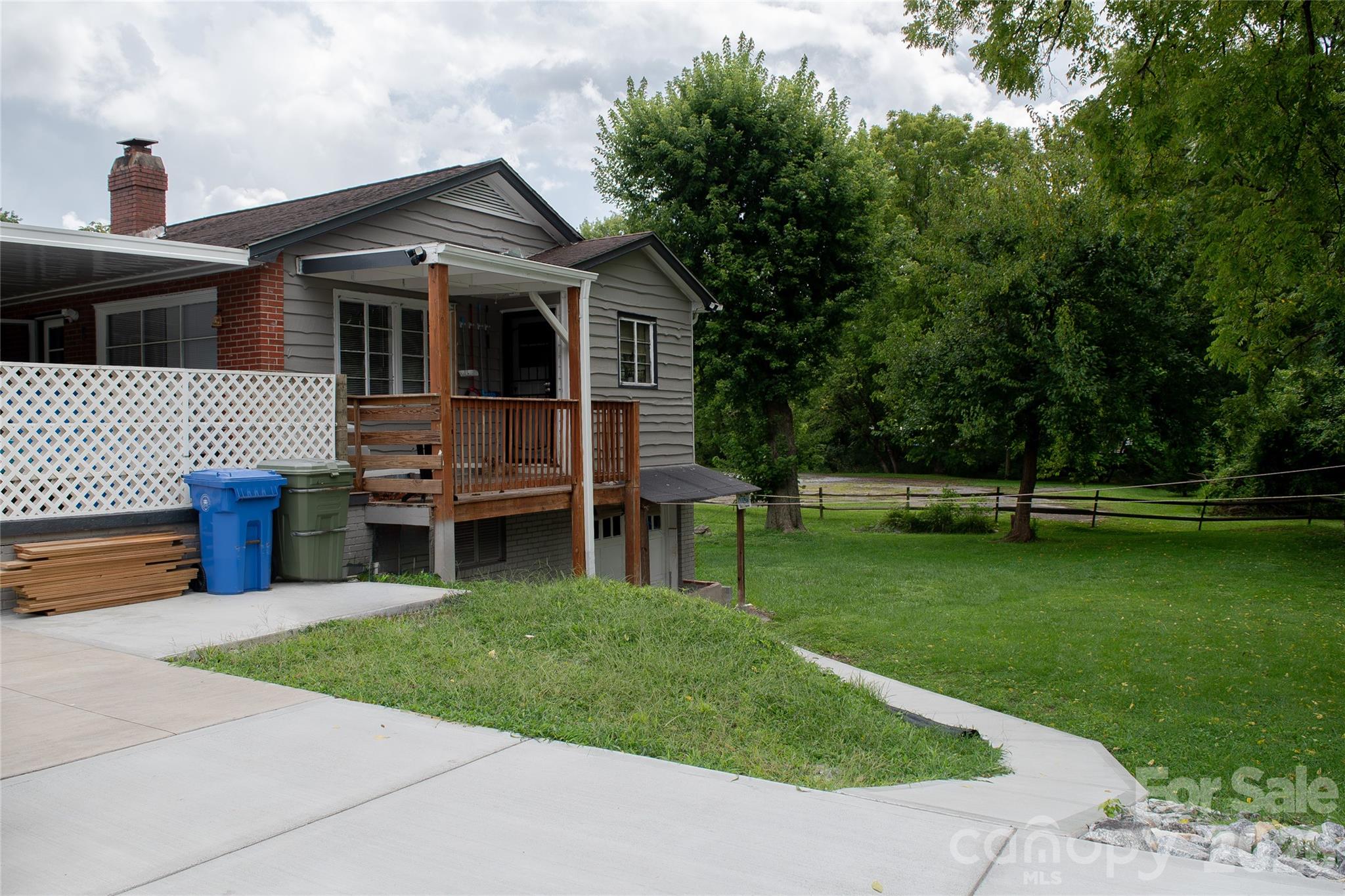 412 1st Avenue Property Photo 3